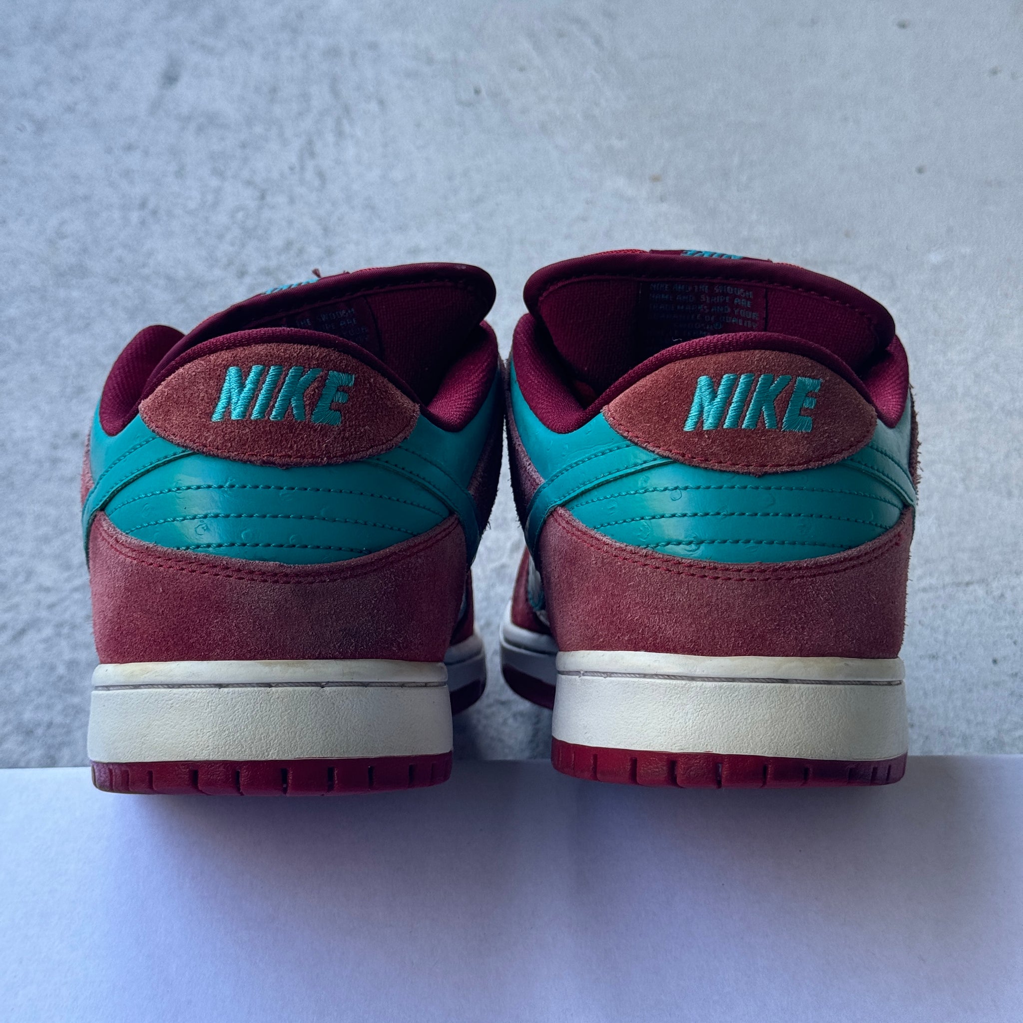 13 US - NIKE SB DUNK LOW BRICKHOUSE 2013