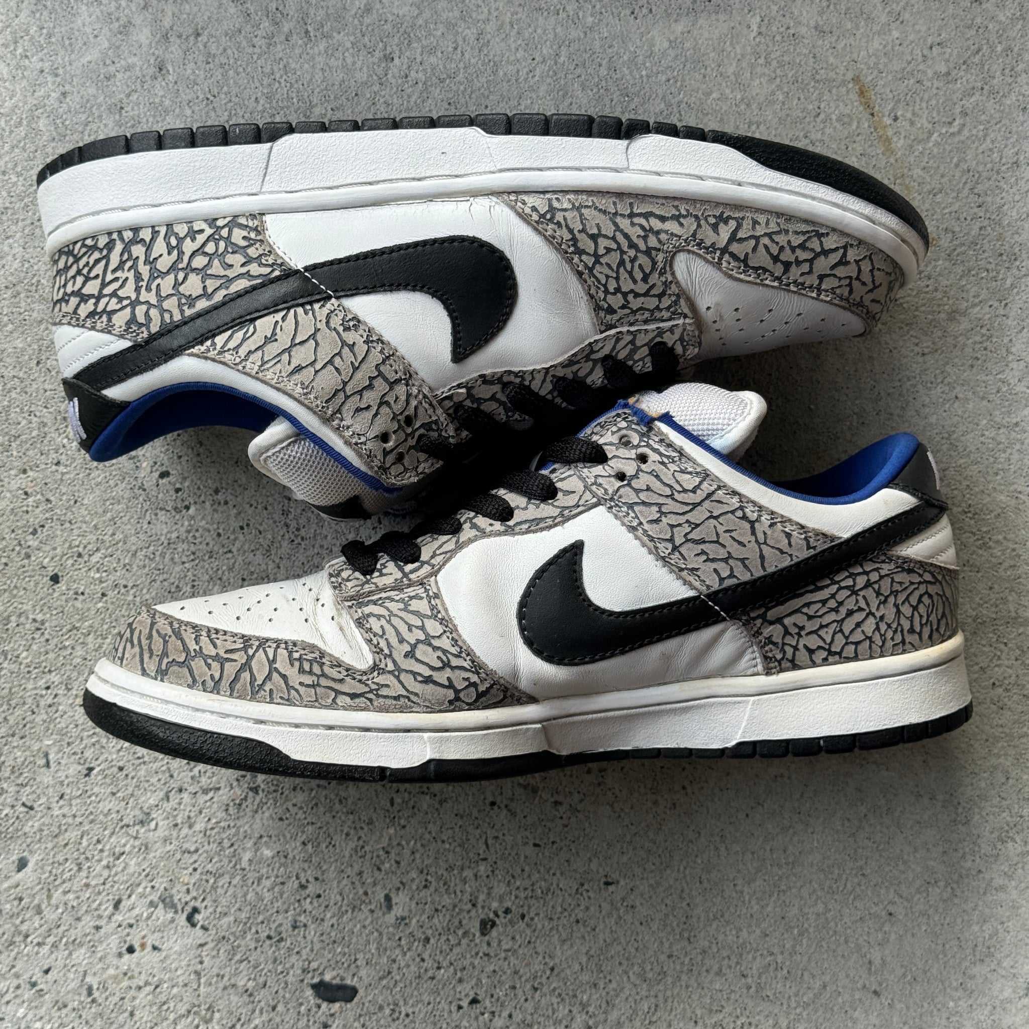 10 US - NIKE SB DUNK LOW SUPREME WHITE CEMENT 2002