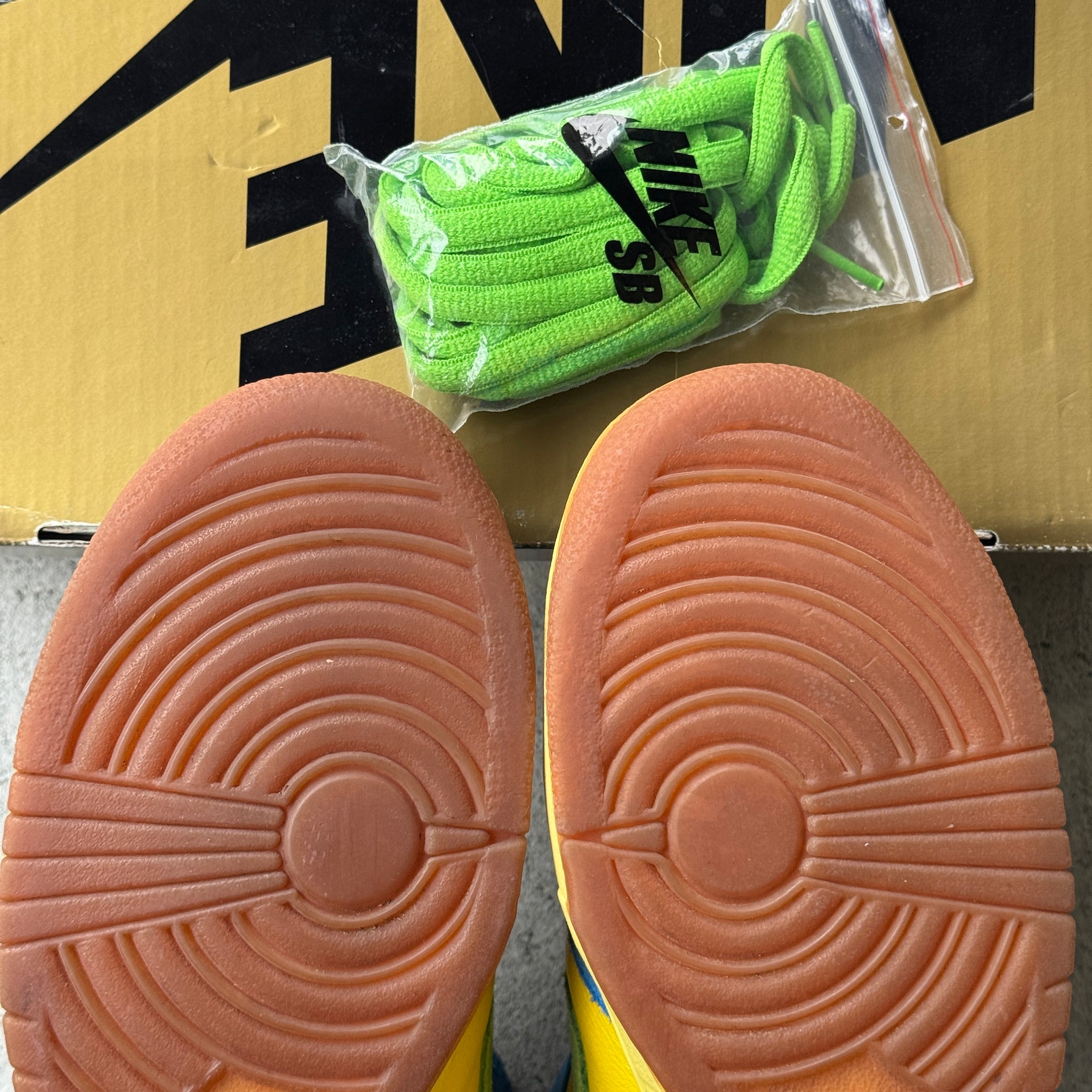 9 US - NIKE SB DUNK HIGH MARGE SIMPSON W BOX 2008