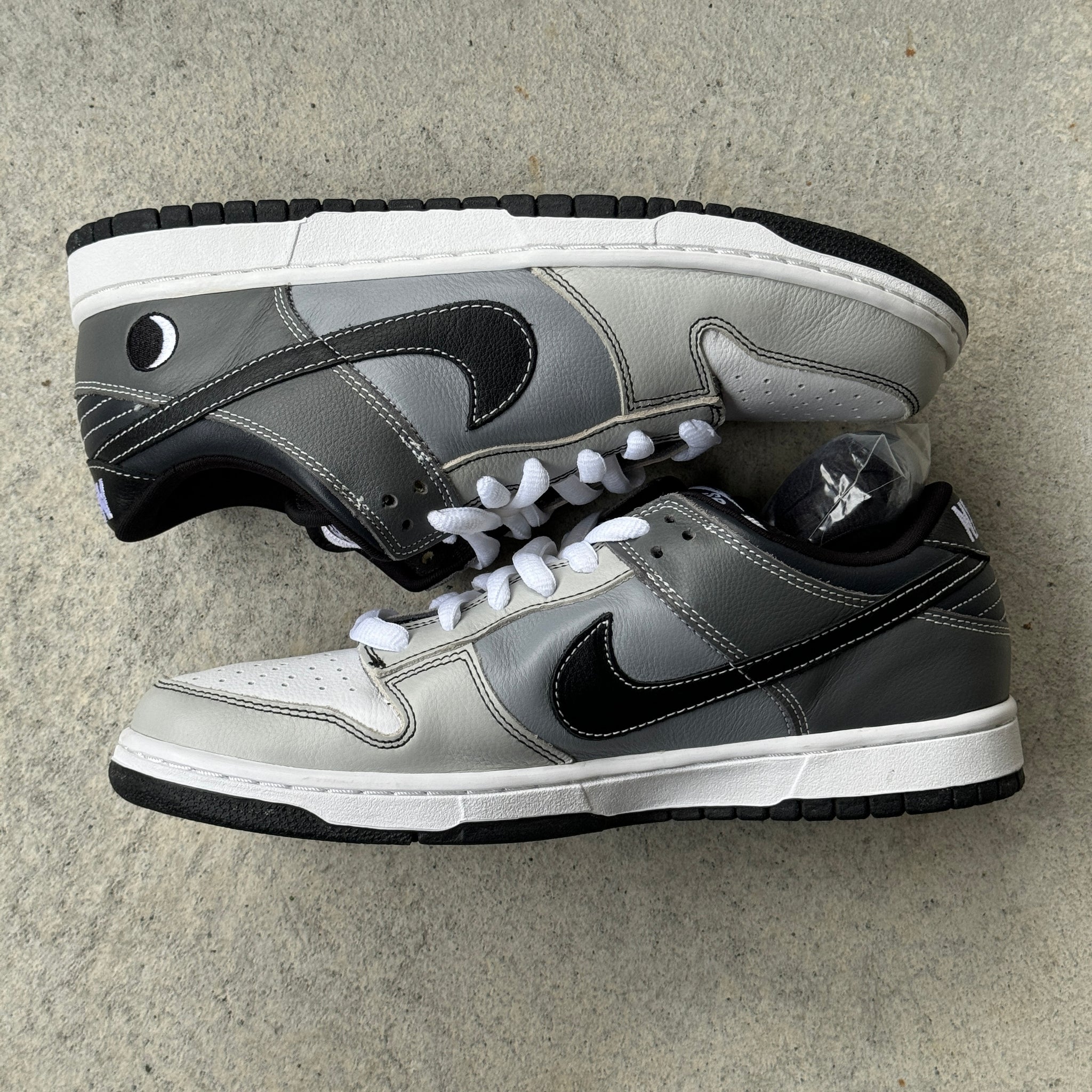 10 US - DS NIKE SB DUNK LOW LUNAR ECLIPSE "WEST" W BOX 2006