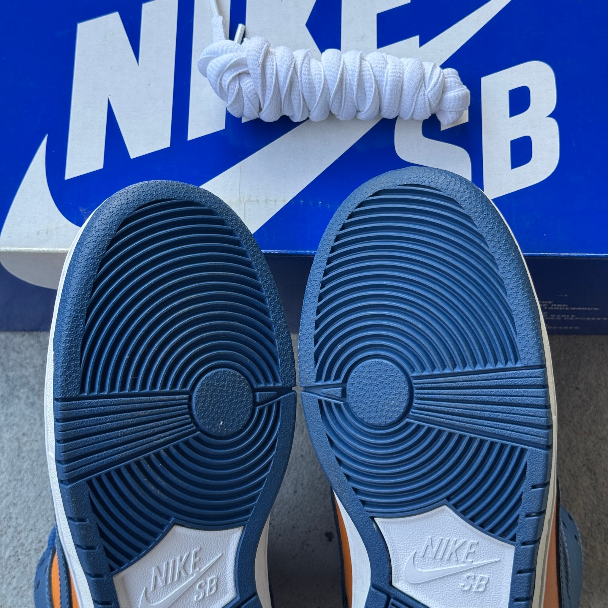 7.5 US - NIKE SB DUNK LOW SUNSET FRENCH BLUE W BOX 2011