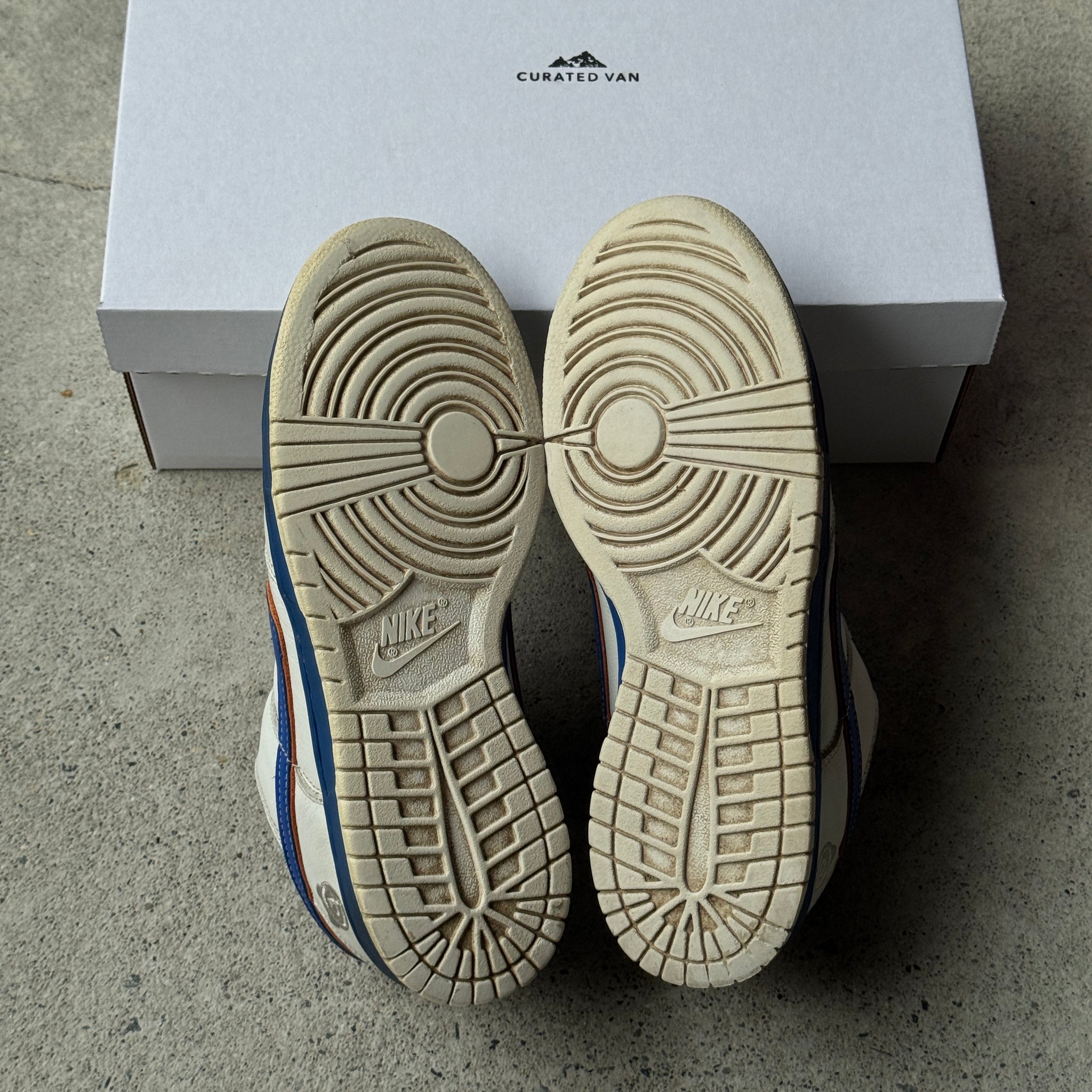 9 US - NIKE SB DUNK LOW MEDICOM 1 2004