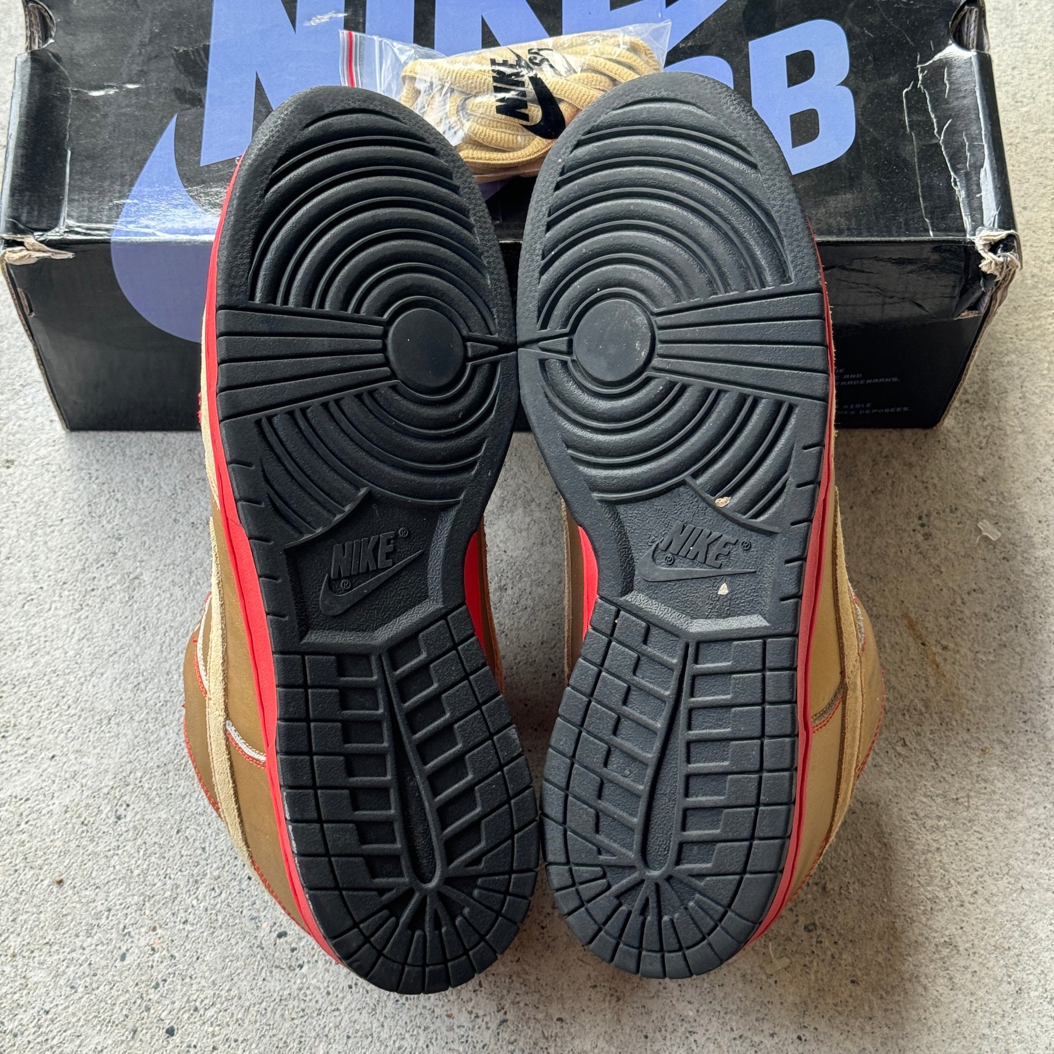 13 US - NIKE SB DUNK LOW MONEY CAT W BOX 2007