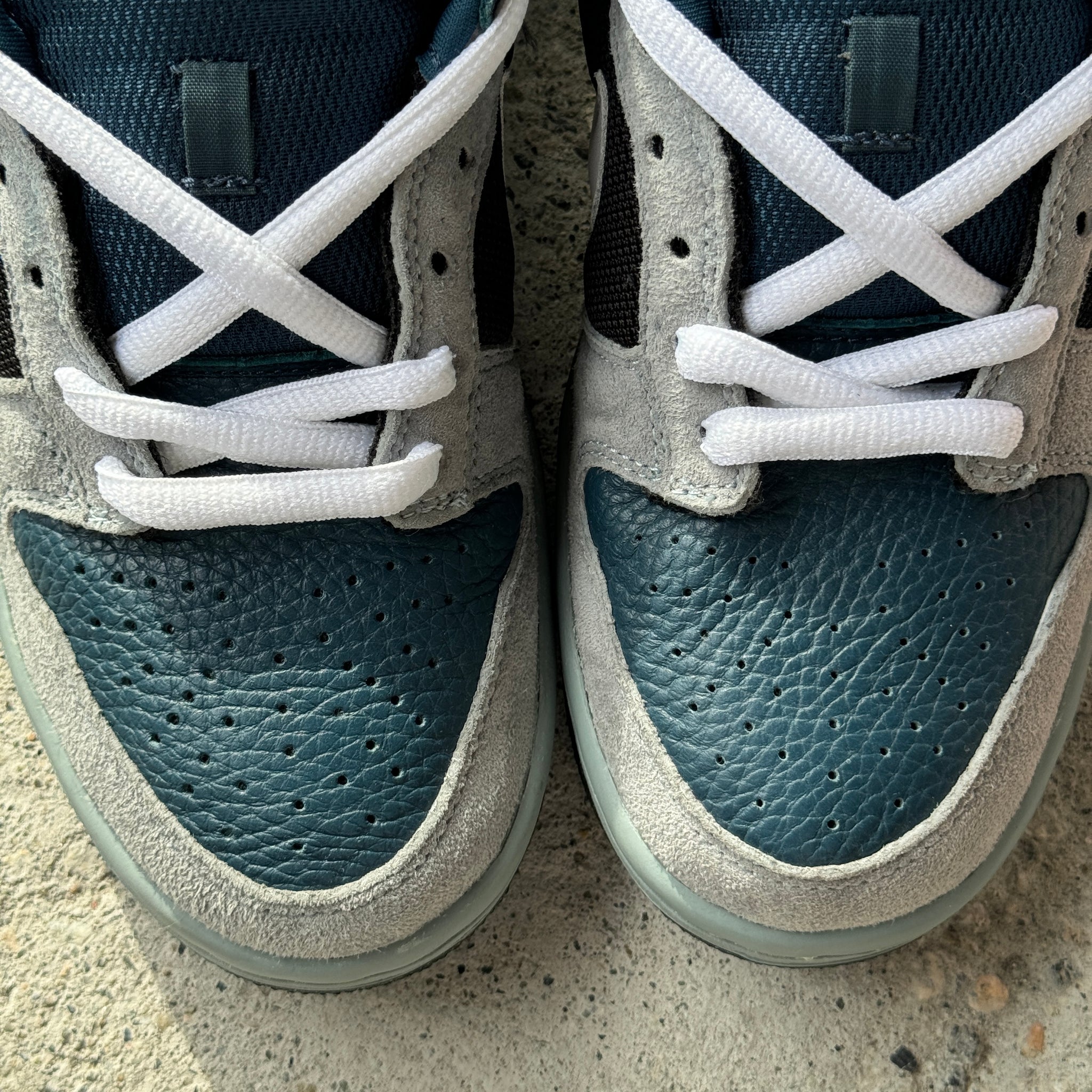 8 US - DS NIKE SB DUNK LOW FUTURA W BOX 2003