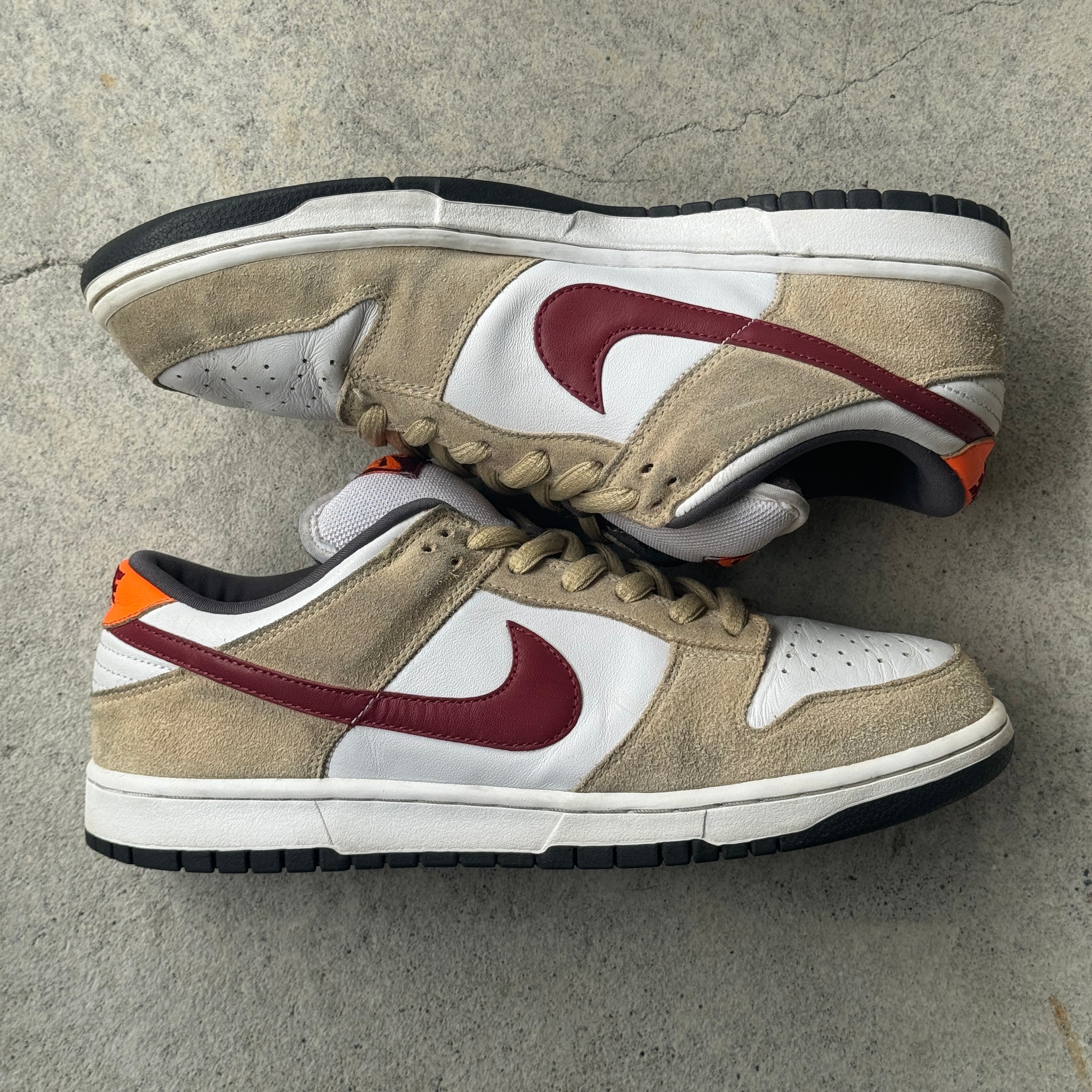 12 US - NIKE SB DUNK LOW VARSITY CRIMSON W BOX 2006