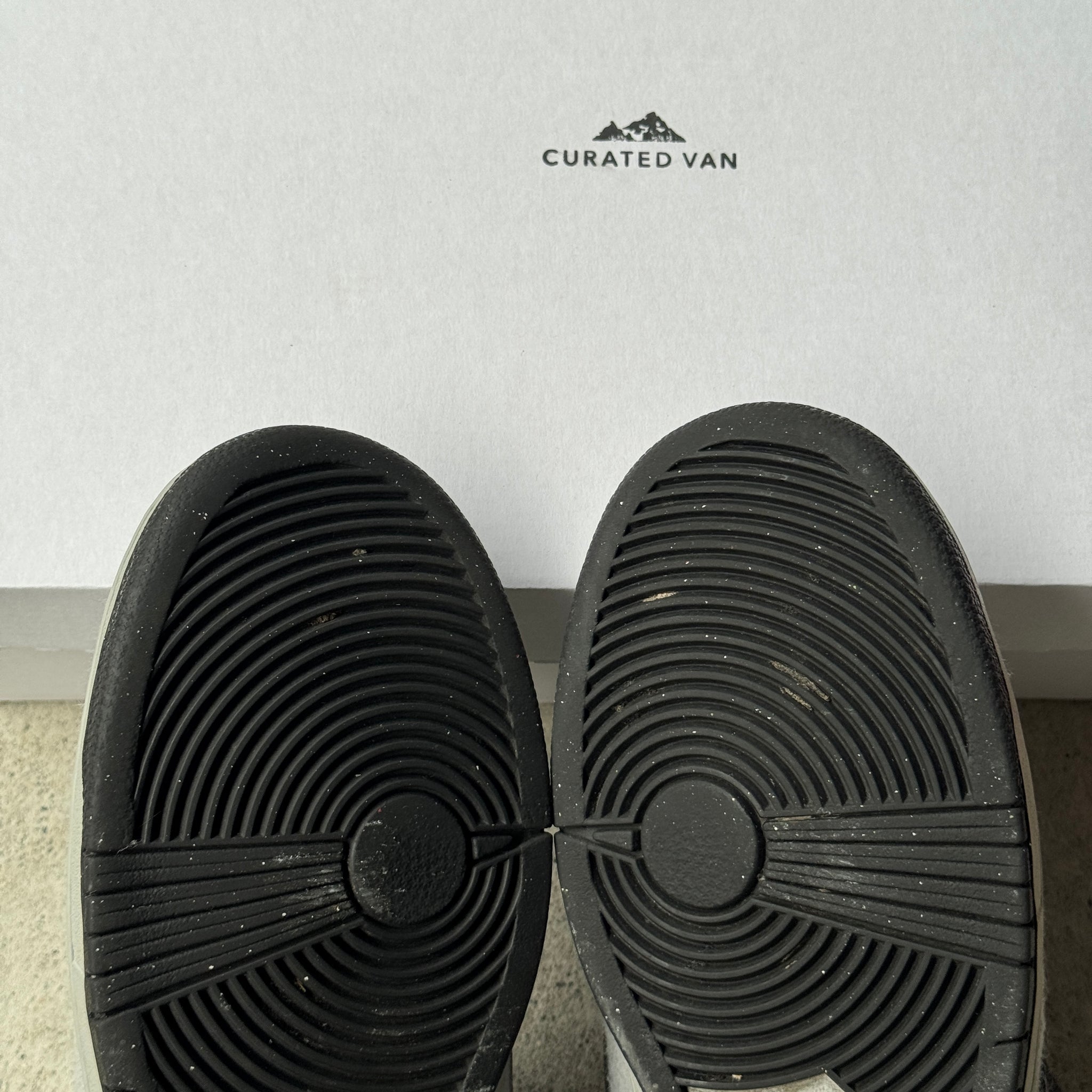 11 US - NIKE SB DUNK LOW WOLF GREY/BLACK 2013