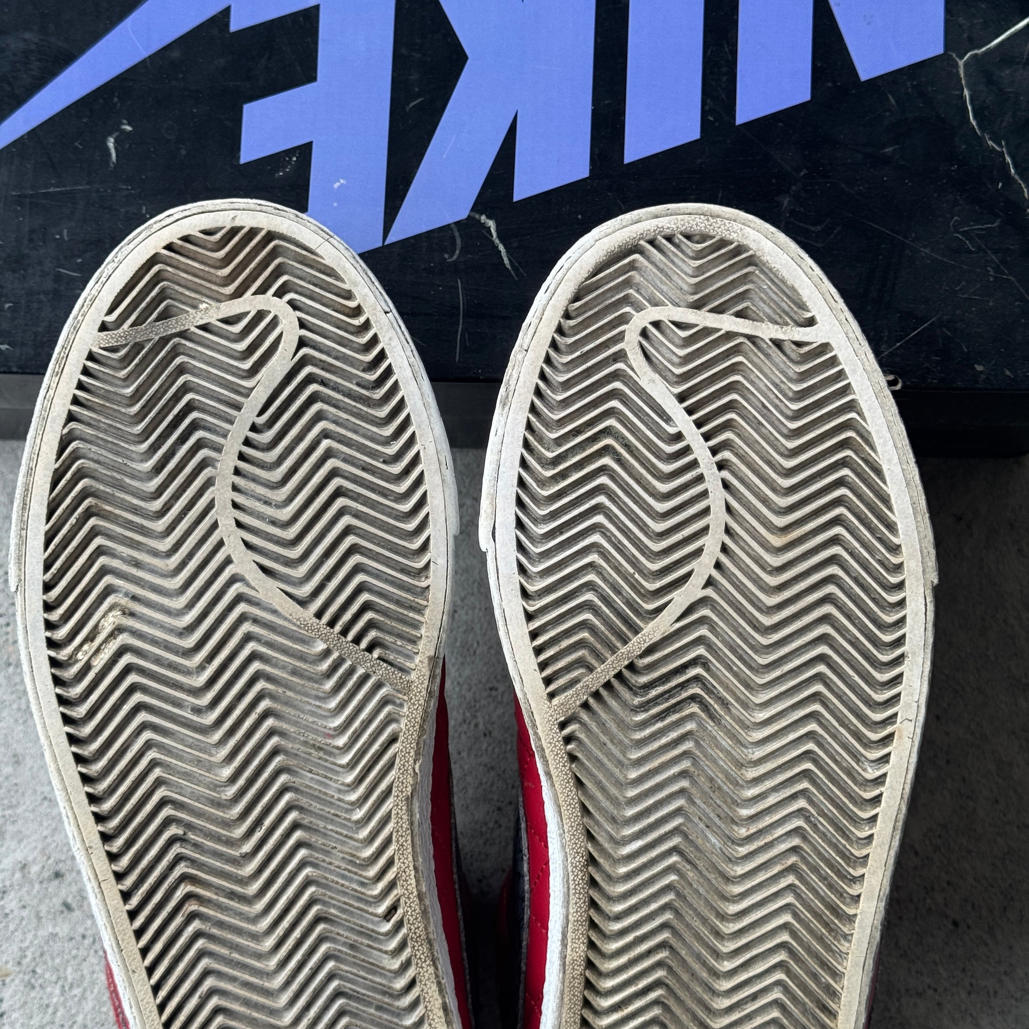 11 US - NIKE SB BLAZER SUPREME RED W BOX 2006