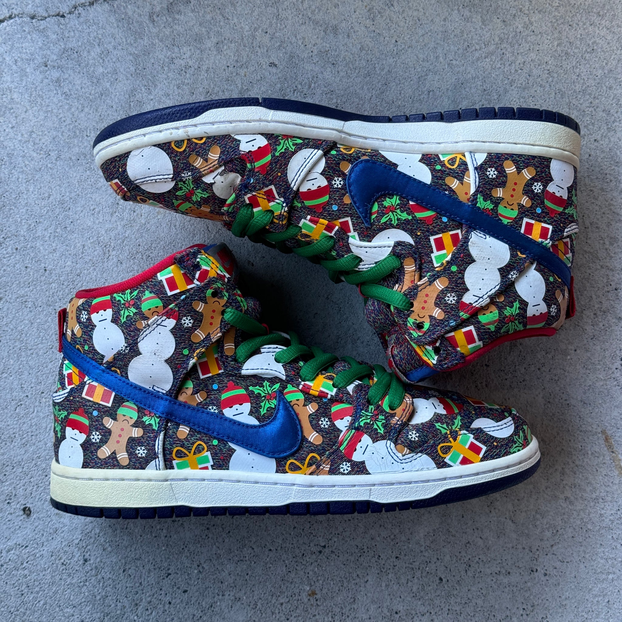 8.5 US - NIKE SB DUNK HIGH CONCEPTS UGLY CHRISTMAS SWEATER W BOX 2017
