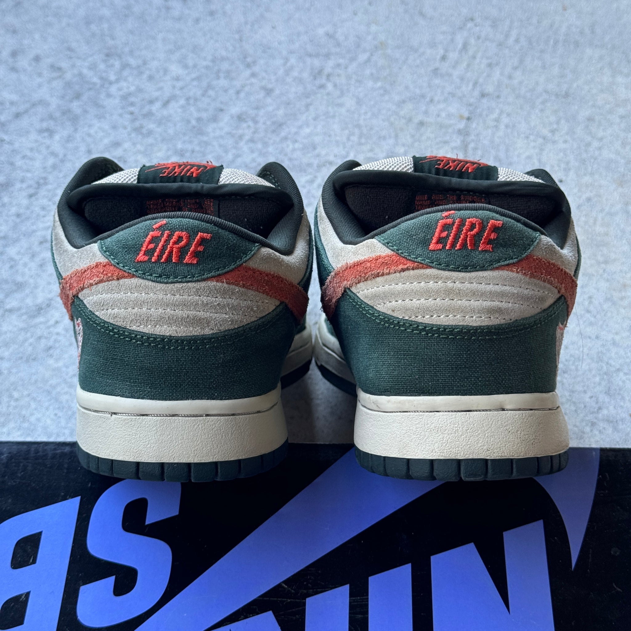 9 US - NIKE SB DUNK ERIE W BOX 2006