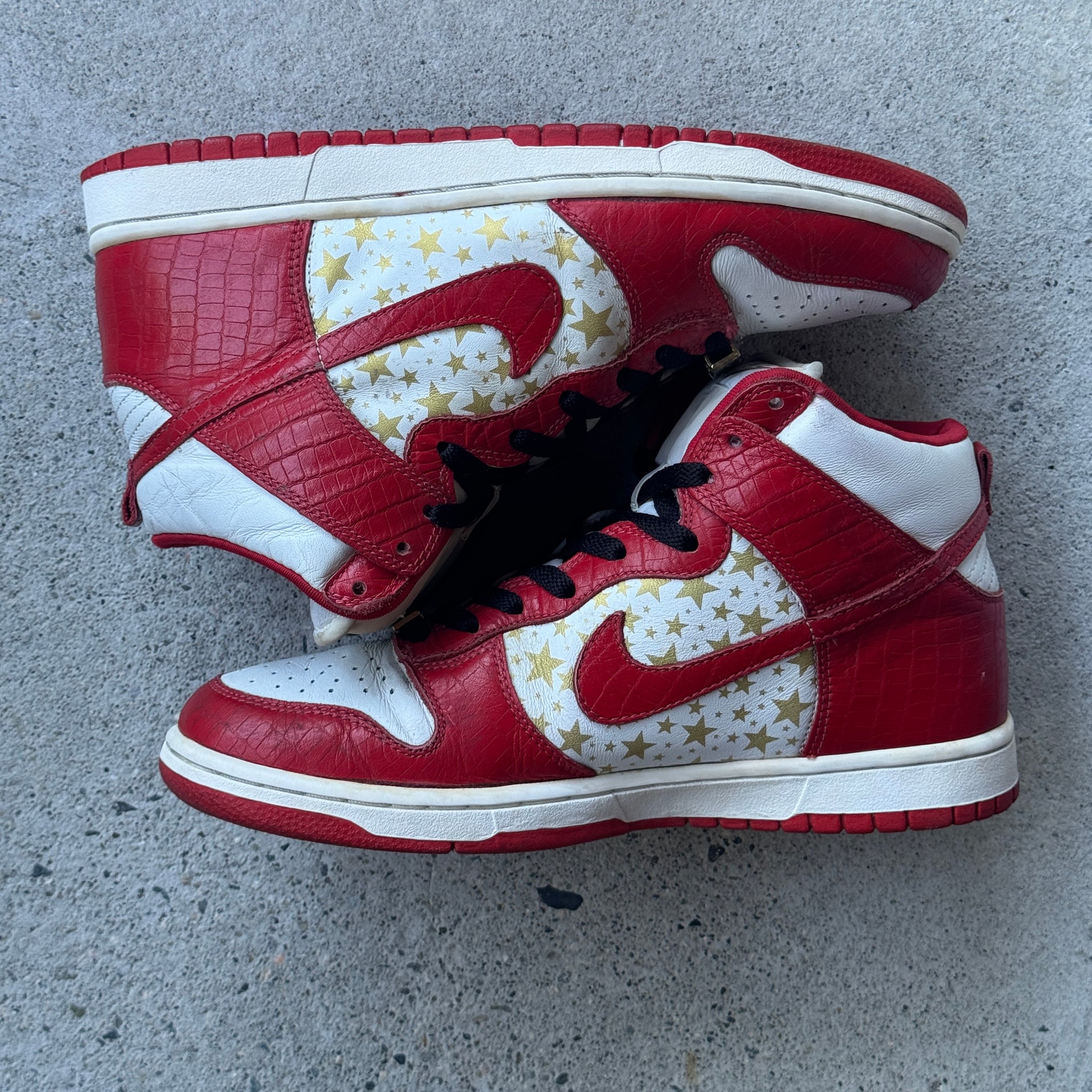 9.5 US - NIKE SB DUNK HIGH RED SUPREME STARS 2003