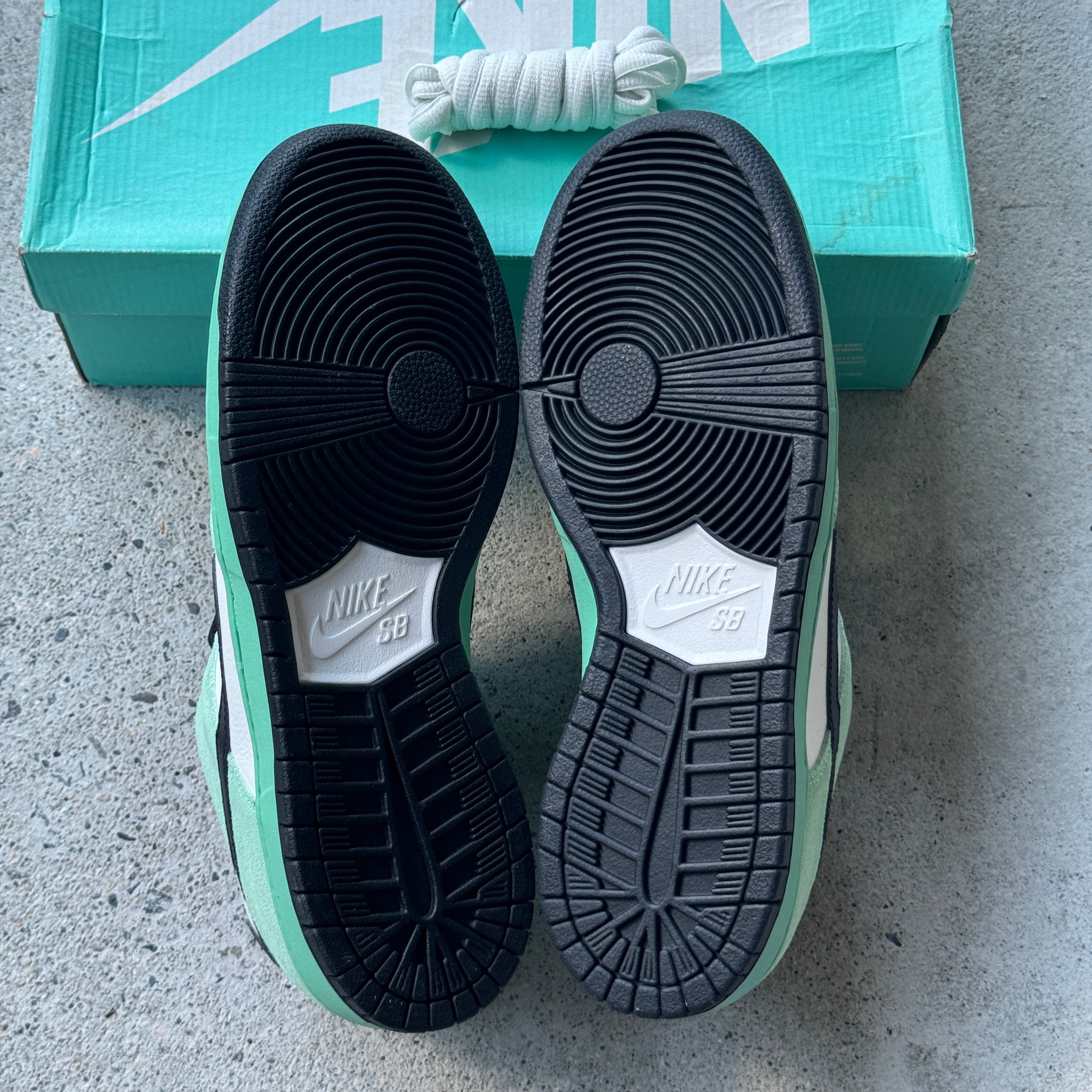 11 US - DS NIKE SB DUNK LOW SEA CRYSTAL W BOX 2016
