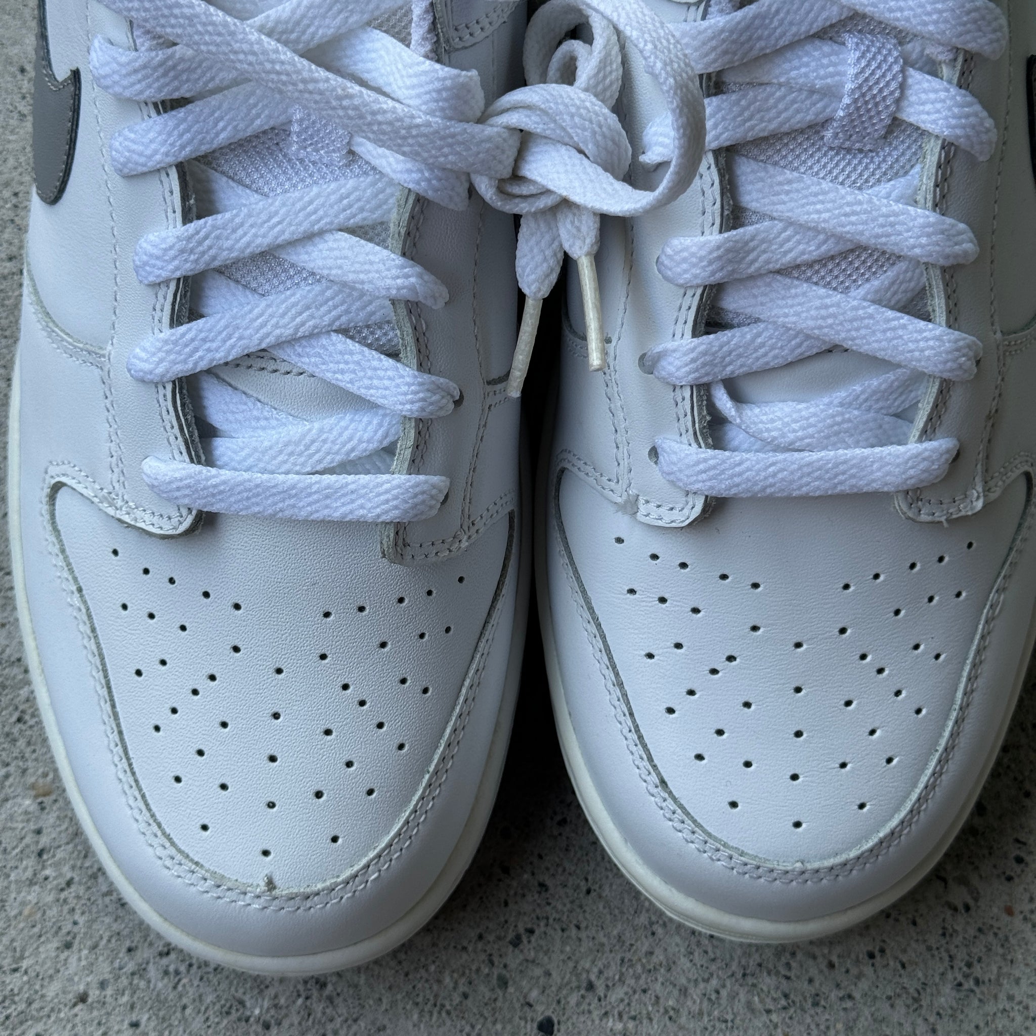 10 US - DS NIKE DUNK LOW WHITE CHARCOAL W BOX 2005