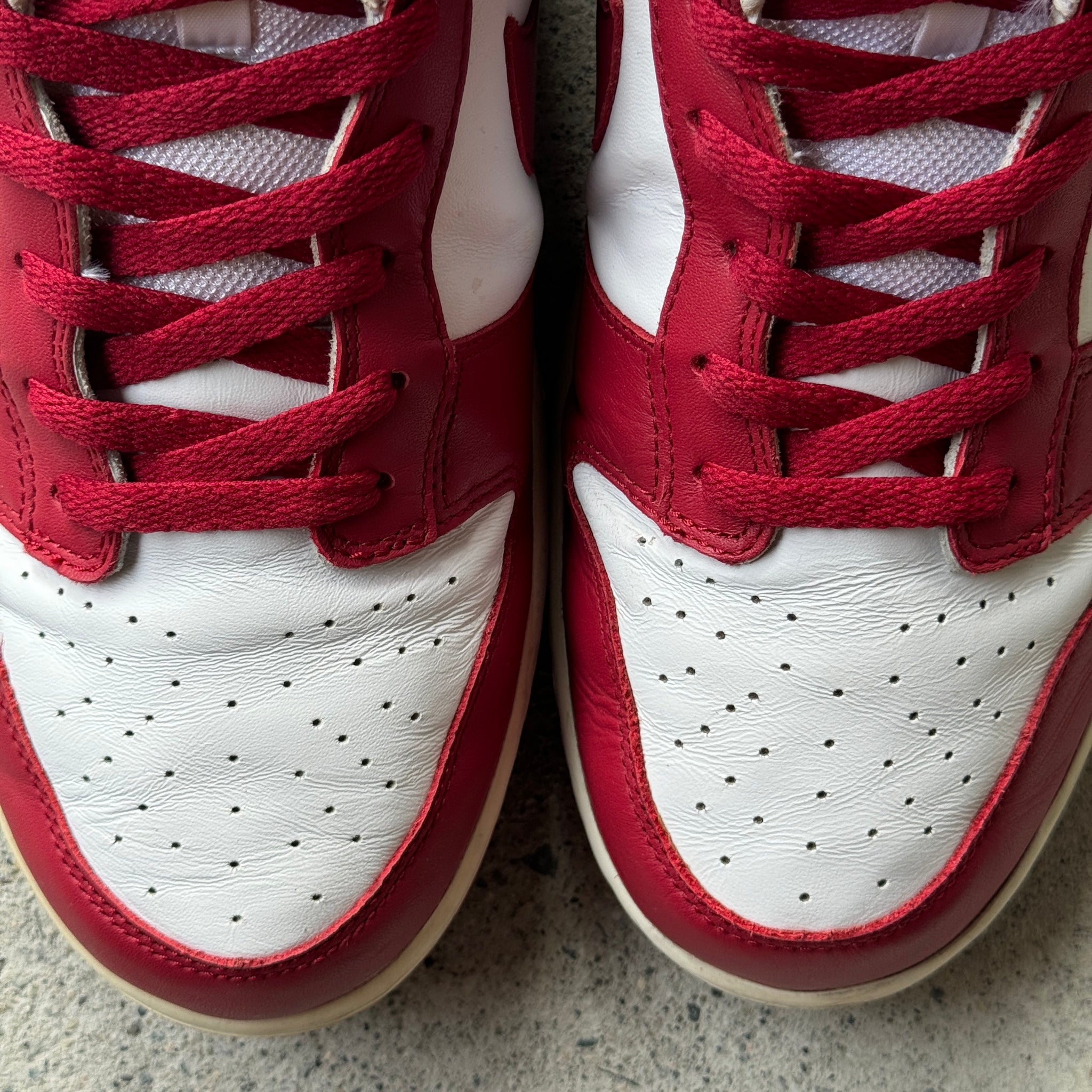 13 US - NIKE DUNK LOW TEAM RED WHITE W BOX 2005