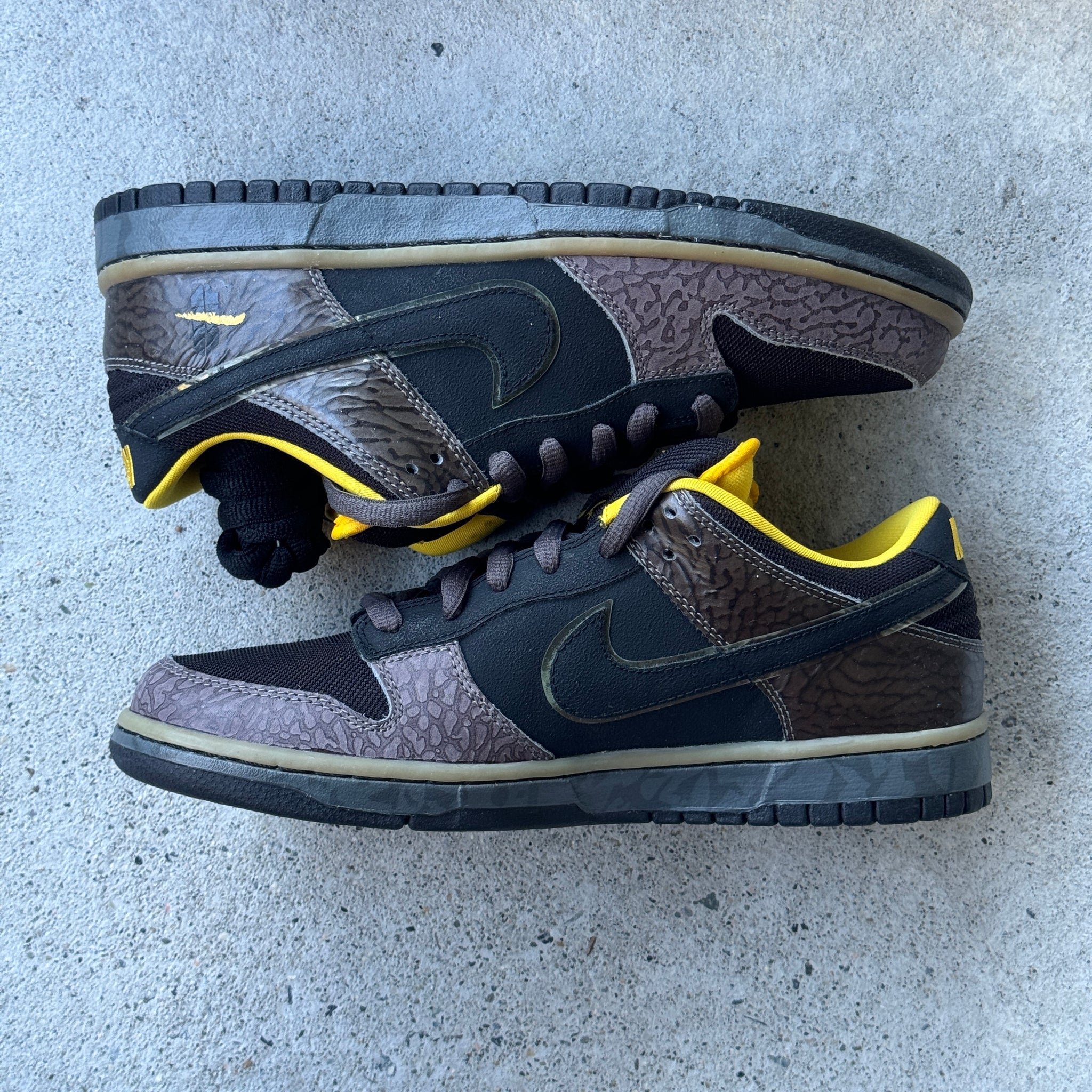 8.5 US - DS NIKE SB DUNK LOW YELLOW CURB W BOX 2010