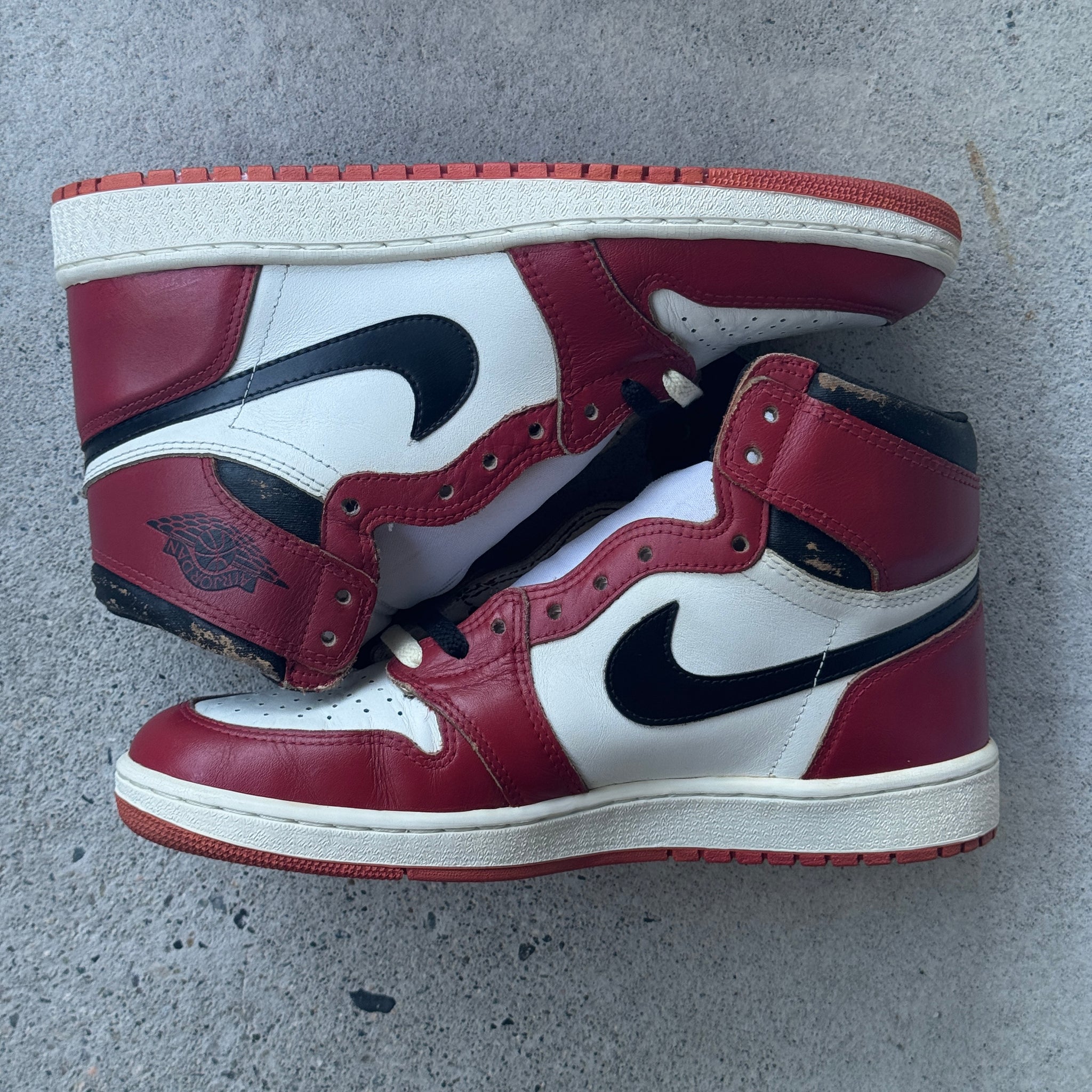 11 US - JORDAN 1 CHICAGO 1985
