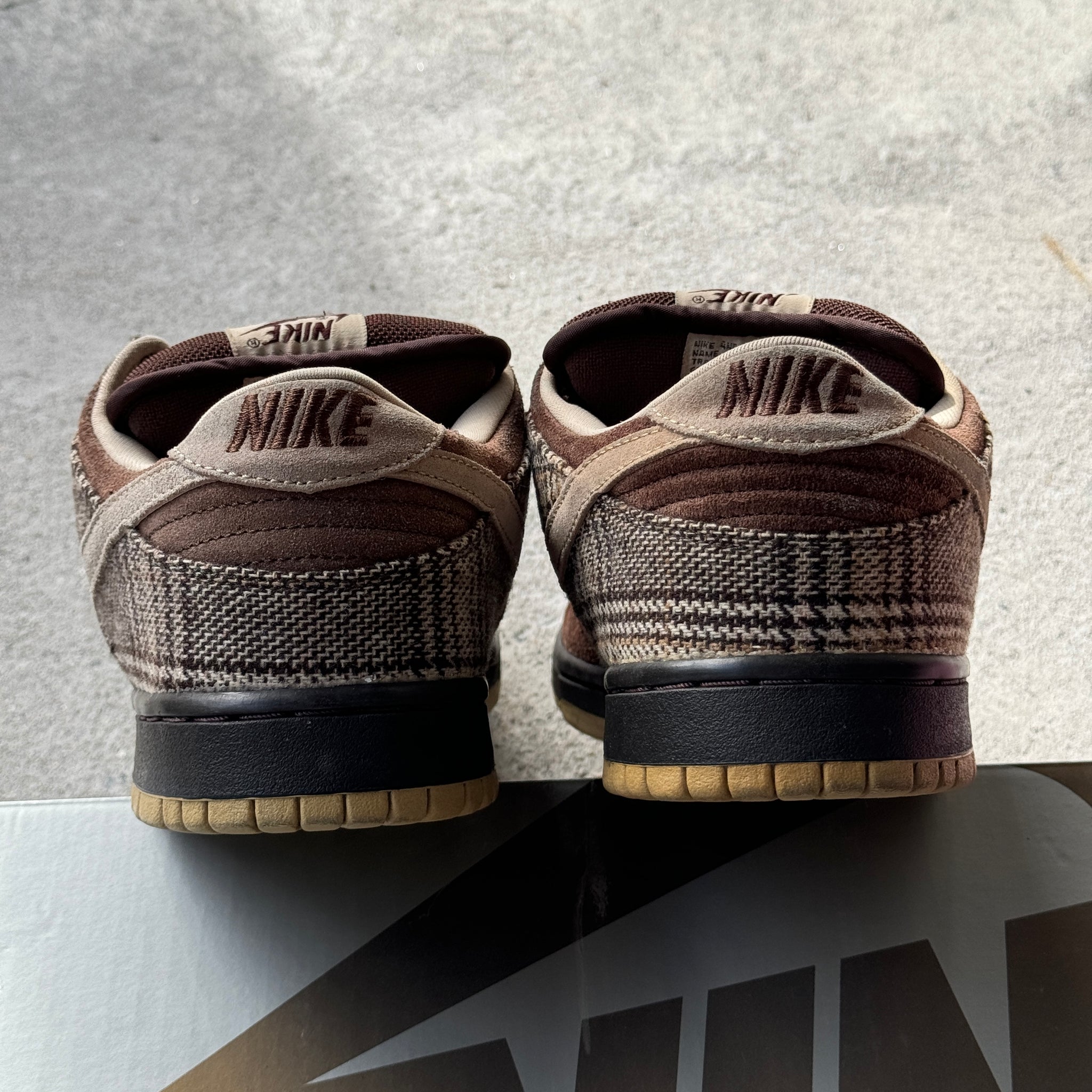 11 US - NIKE SB DUNK LOW TWEED W BOX 2004