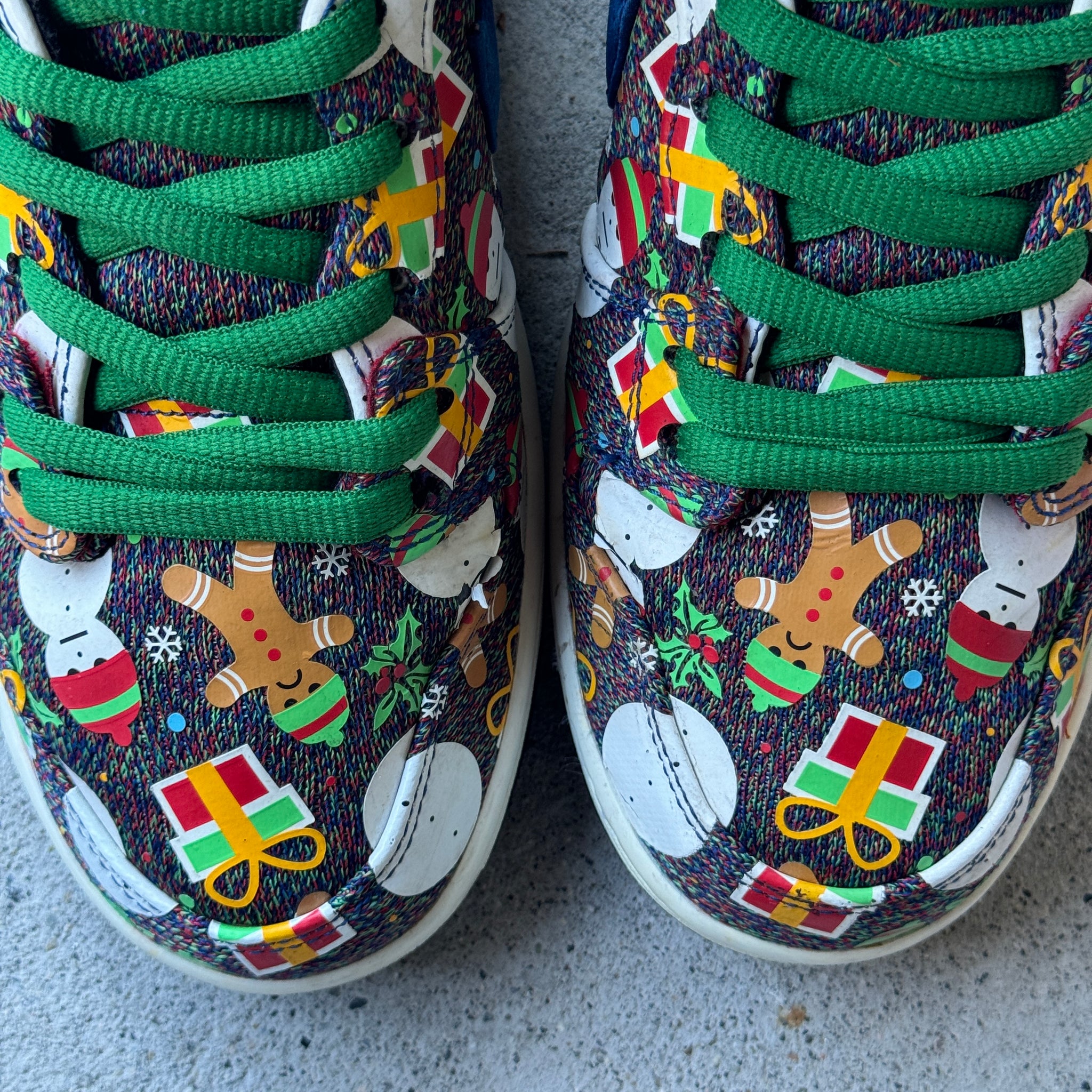 8.5 US - NIKE SB DUNK HIGH CONCEPTS UGLY CHRISTMAS SWEATER W BOX 2017
