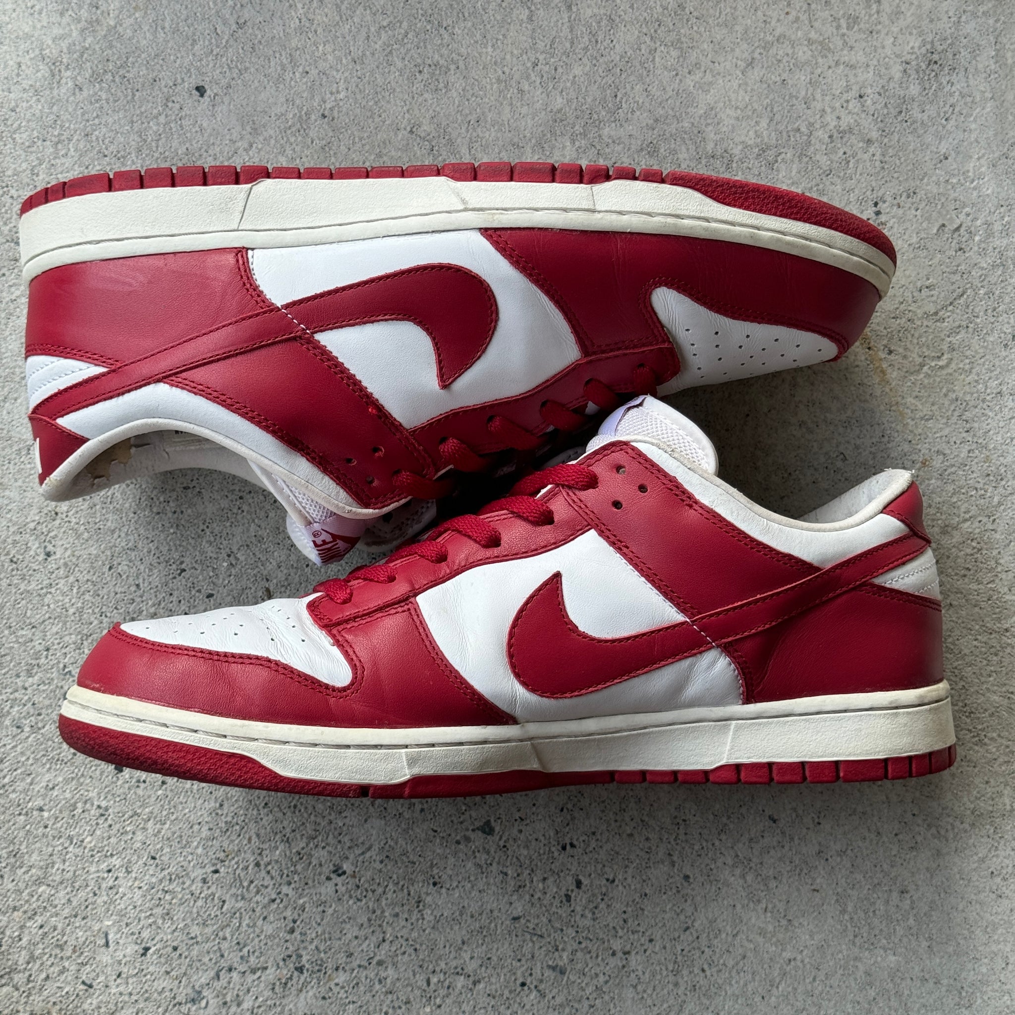 13 US - NIKE DUNK LOW TEAM RED WHITE W BOX 2005