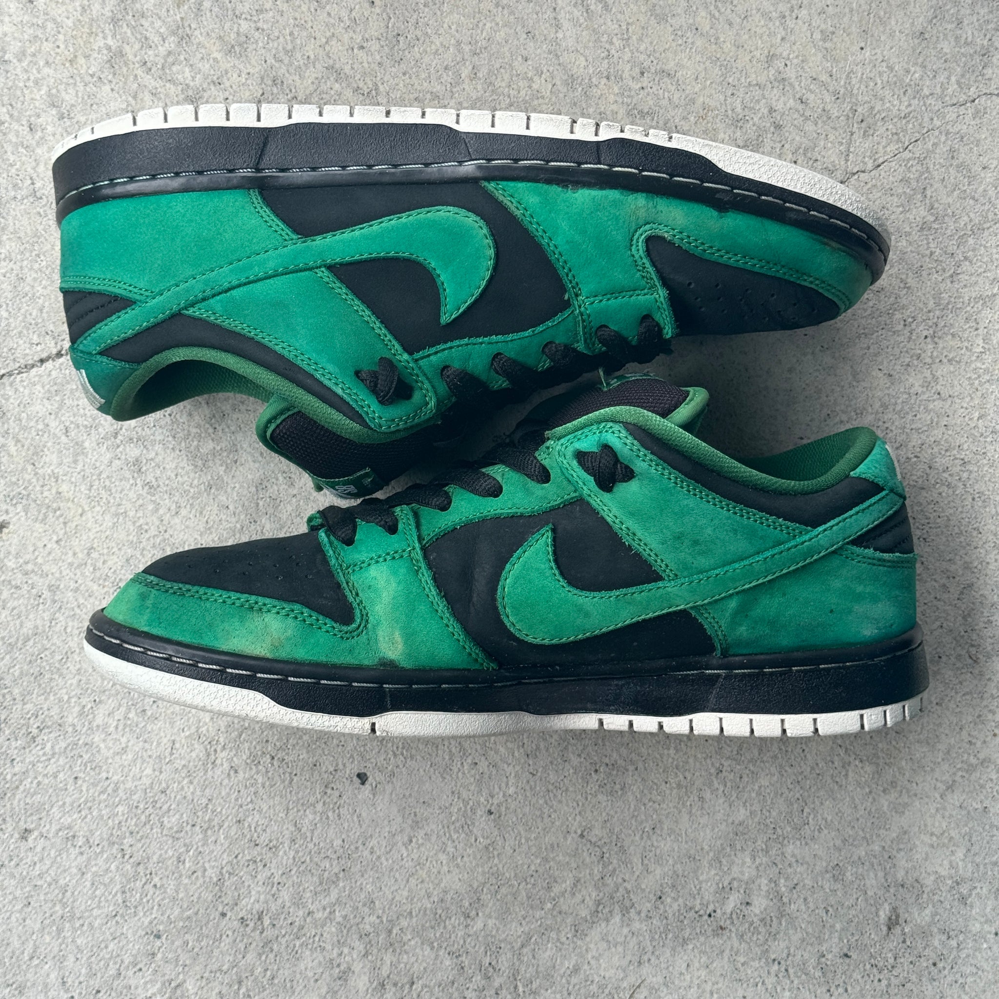 9 US - NIKE SB DUNK LOW GREEN LANTERN 2018
