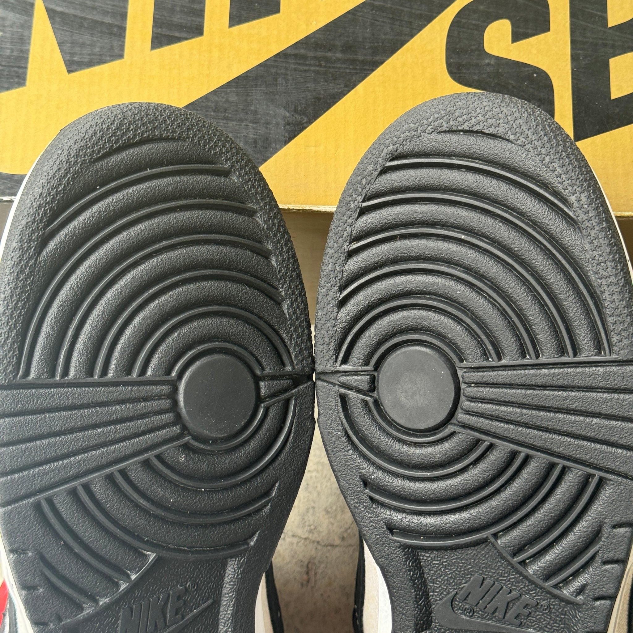 10 US - NIKE SB DUNK PIET MONDRIAN W BOX 2008
