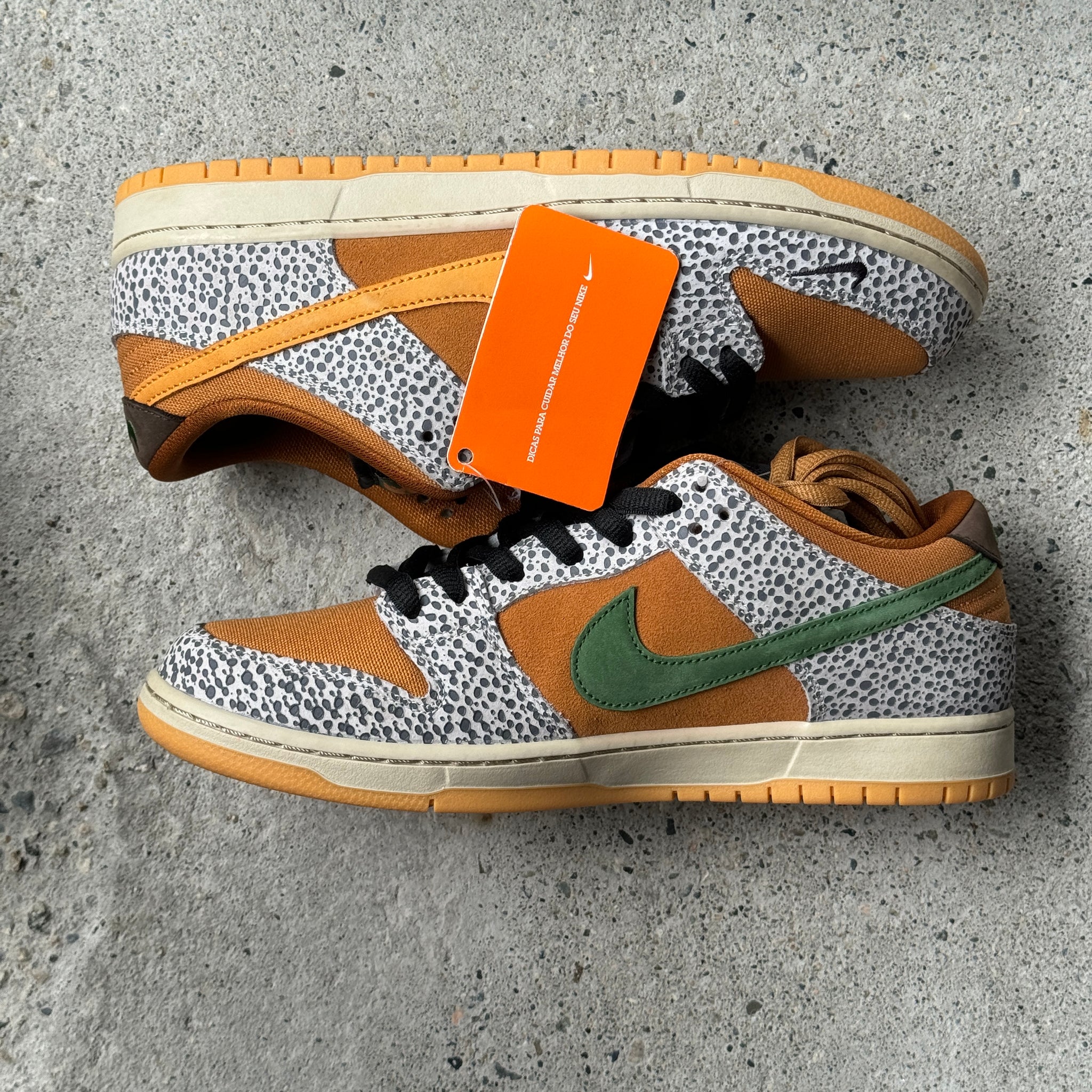 11 US - DS NIKE SB DUNK LOW SAFARI W BOX 2020