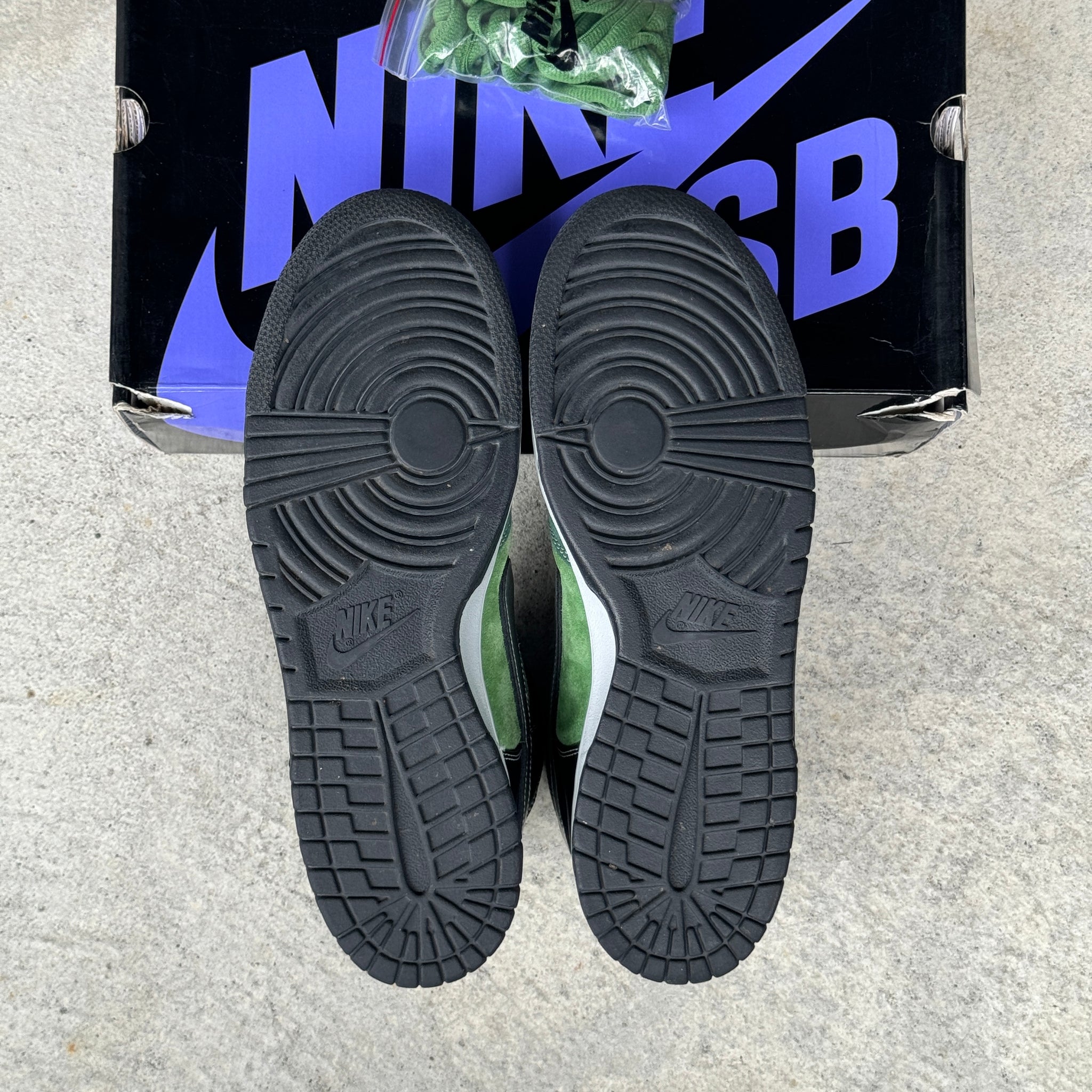 12 US - NIKE SB DUNK HIGH BRUT W BOX 2007