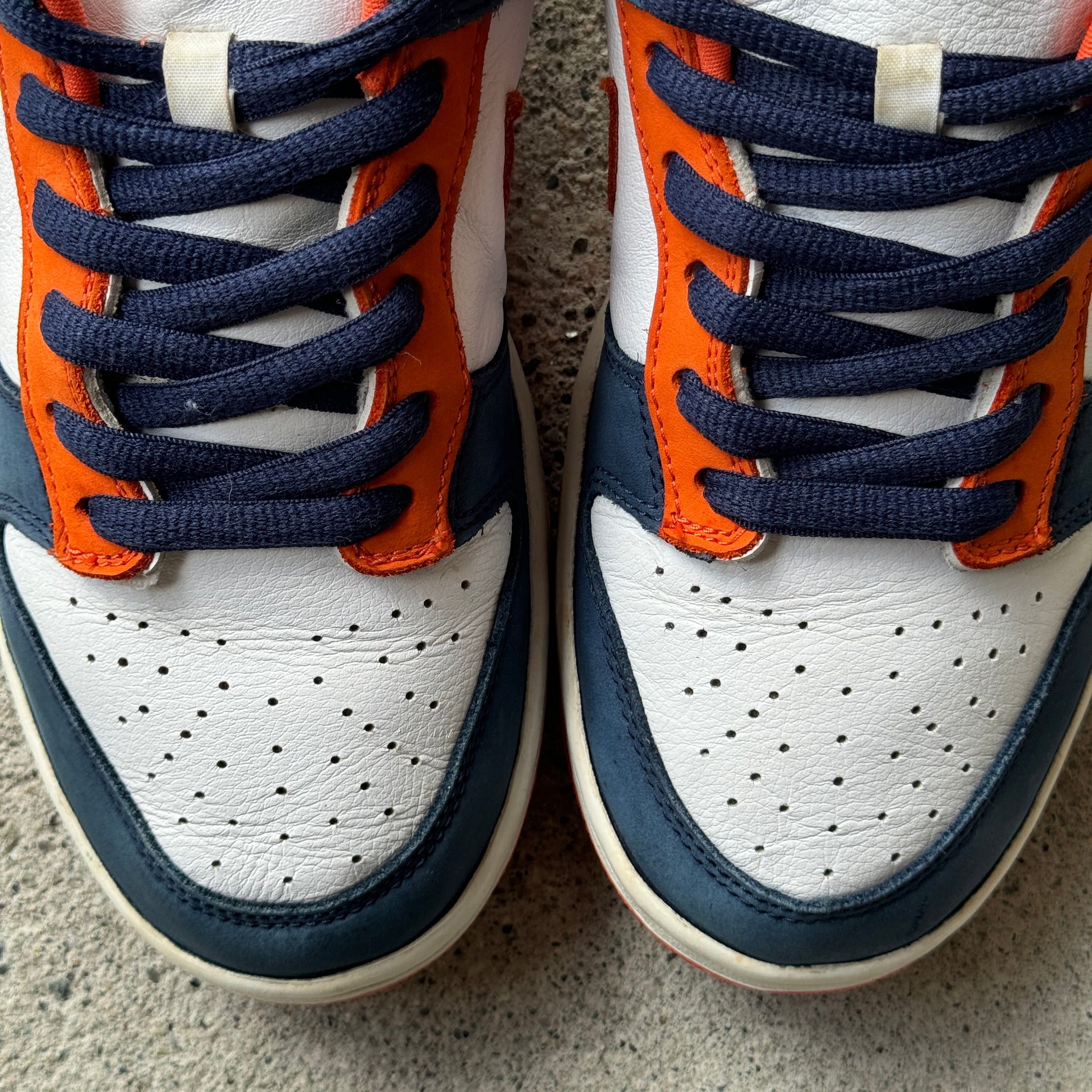 9 US - NIKE SB DUNK LOW BRONCOS 2003