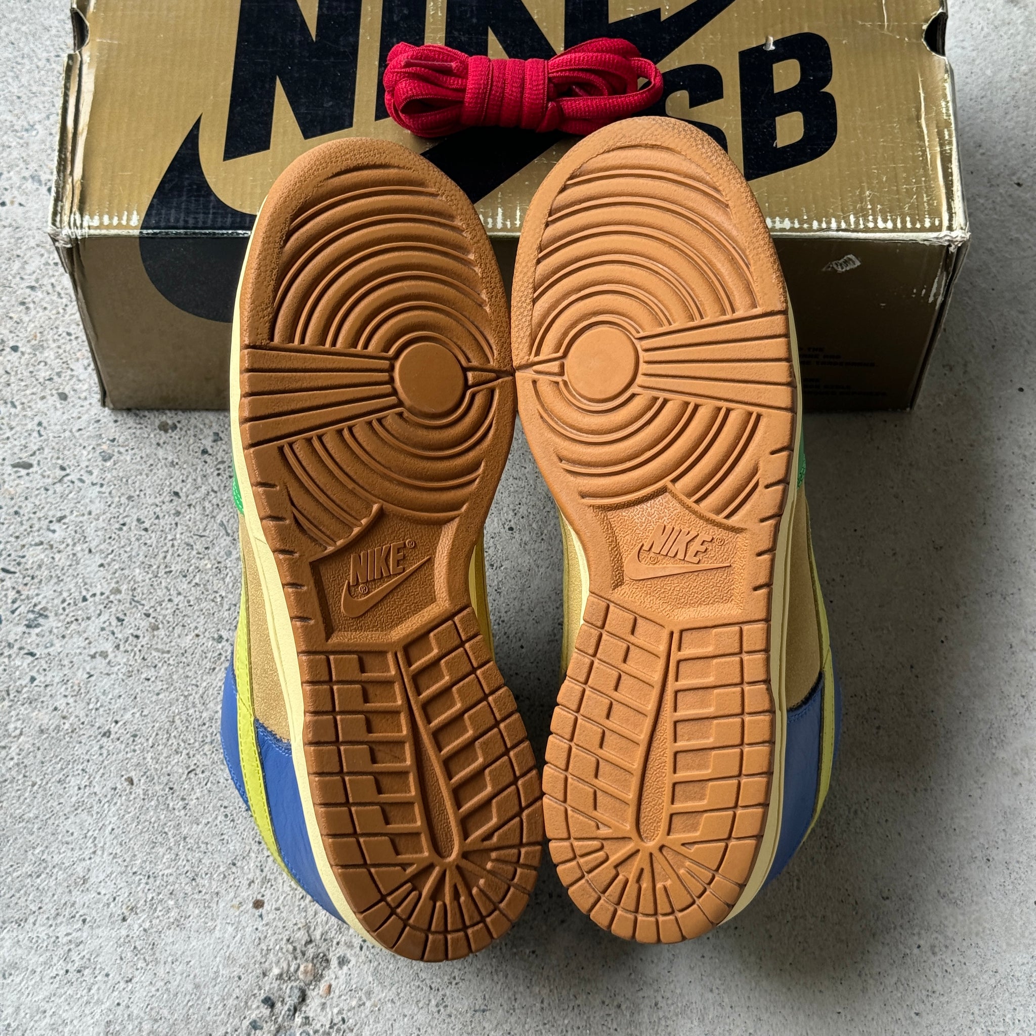 12 US - NIKE SB DUNK LOW BROOKLYN PROJECTS W BOX 2009