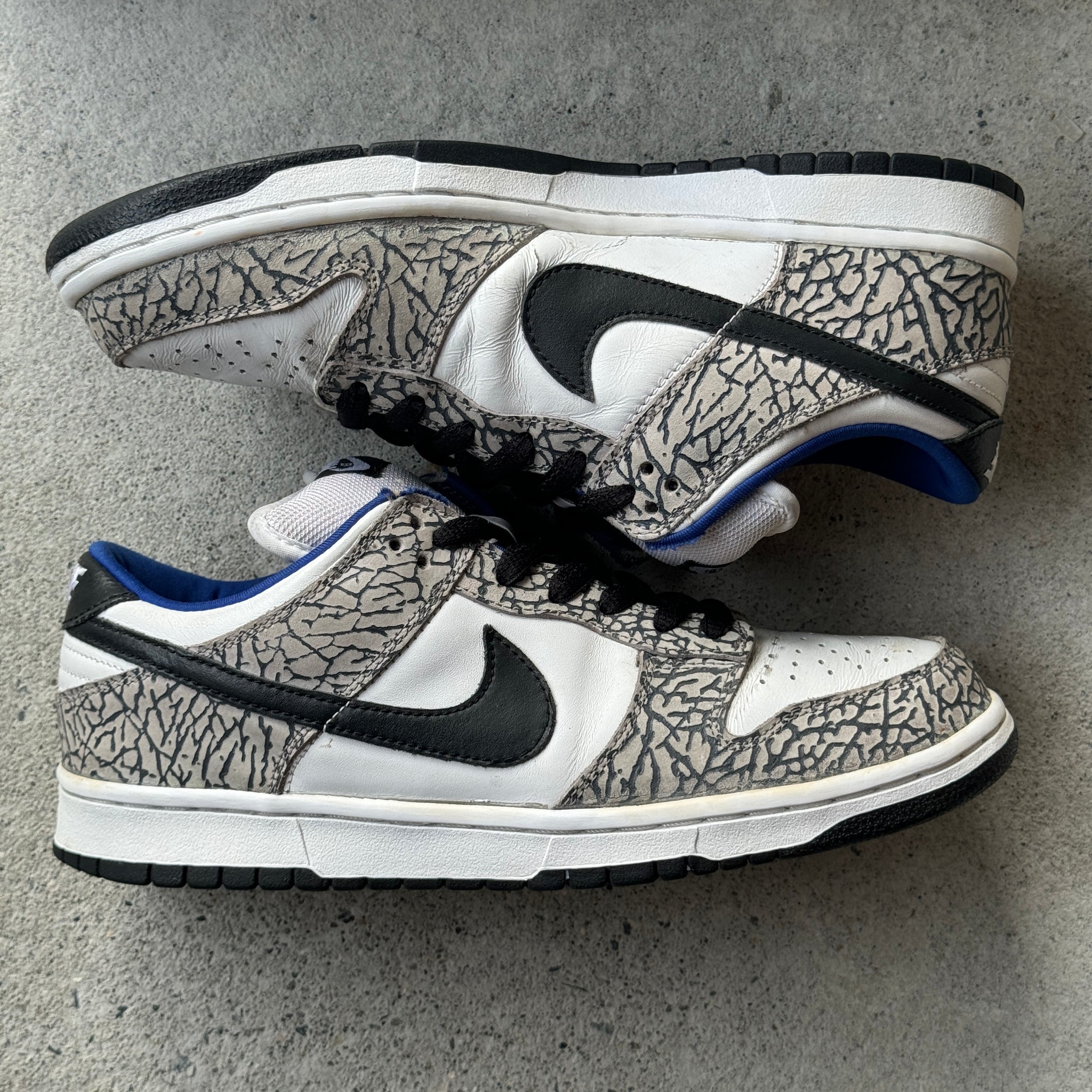 10 US - NIKE SB DUNK LOW SUPREME WHITE CEMENT 2002