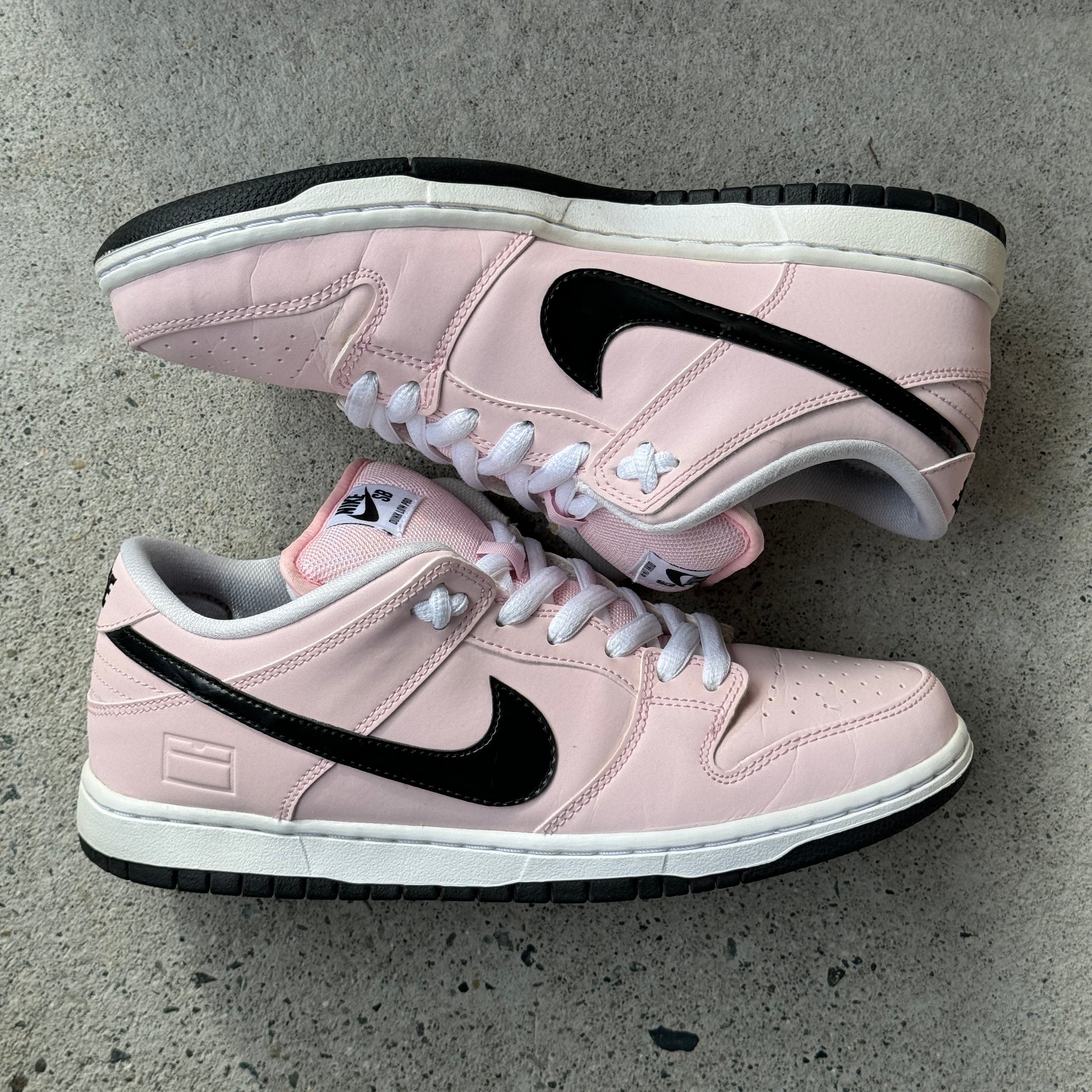 8.5 US - NIKE SB DUNK LOW PINK BOX W BOX 2016
