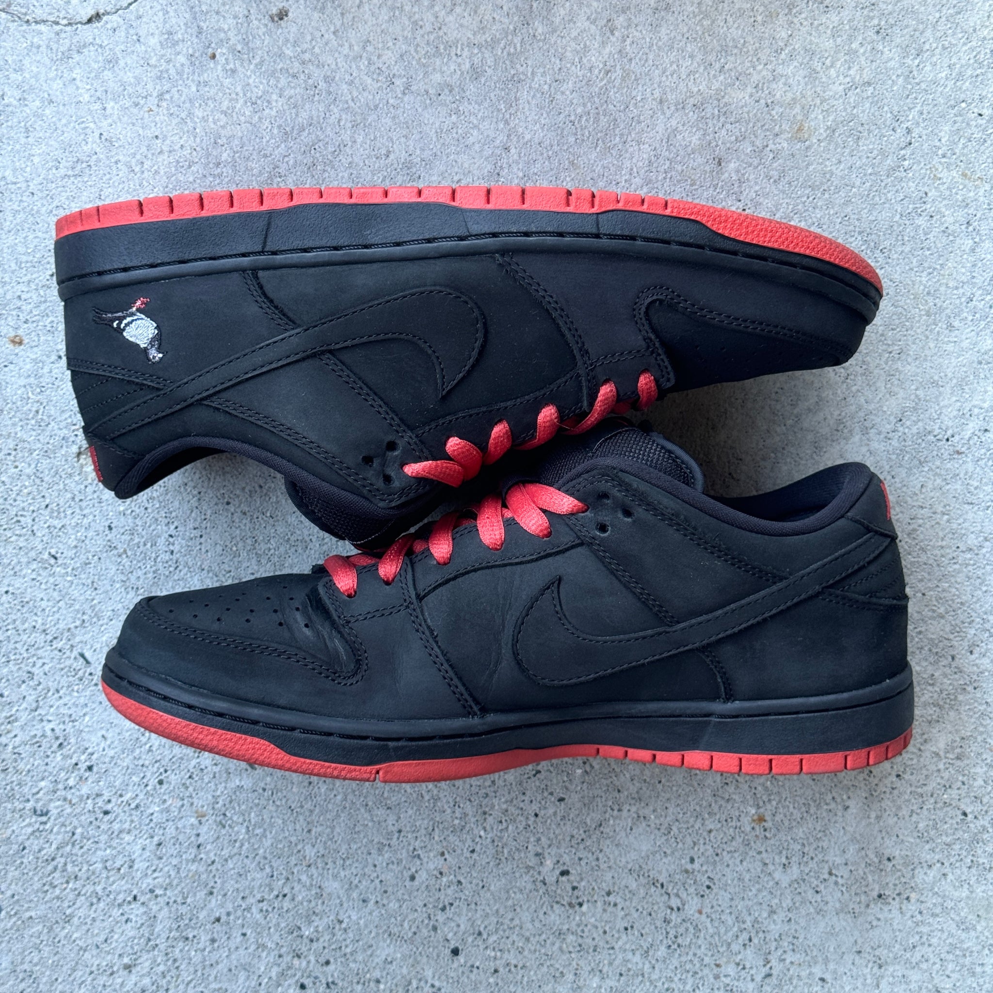 9.5 US - NIKE SB DUNK LOW STAPLE BLACK PIGEON W BOX 2017