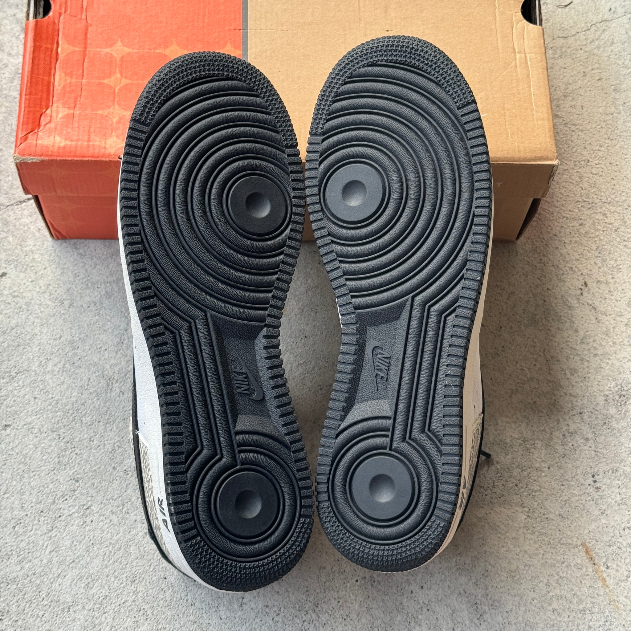 12 US - DS NIKE AIR FORCE 1 COCOA W BOX 2006