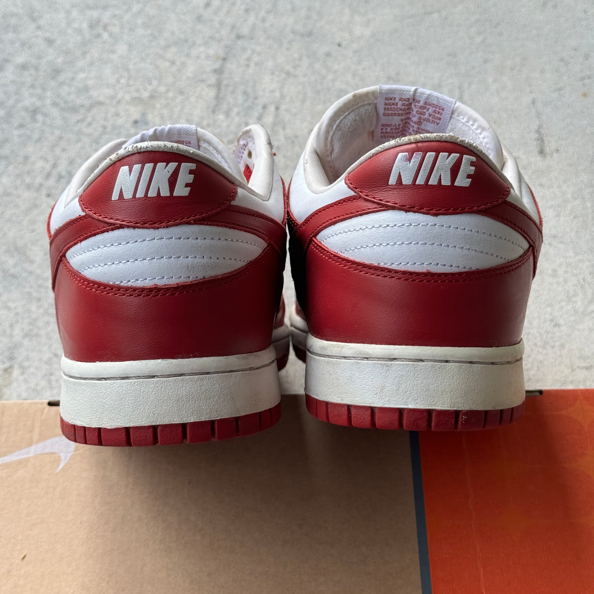 13 US - NIKE DUNK LOW TEAM RED WHITE W BOX 2005