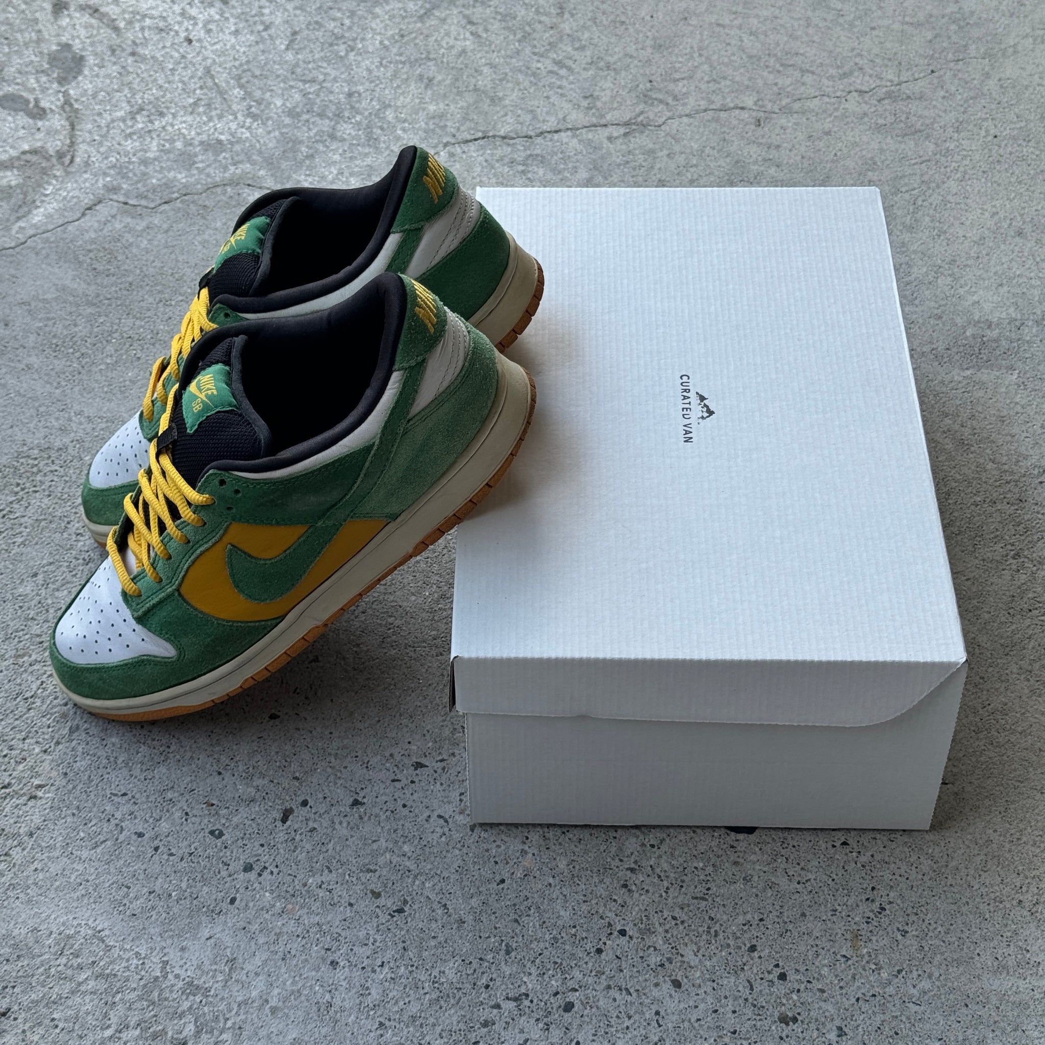 9.5 US - NIKE SB DUNK LOW EMB "BUCKS" 2006