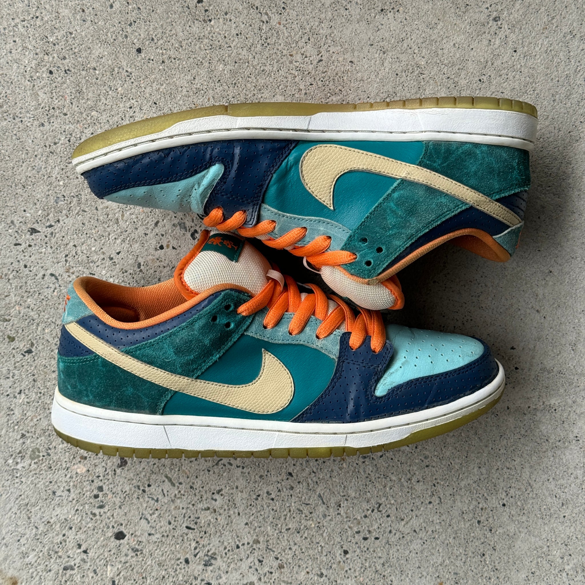 10 US - NIKE SB DUNK LOW MIA SKATE SHOP W BOX 2013