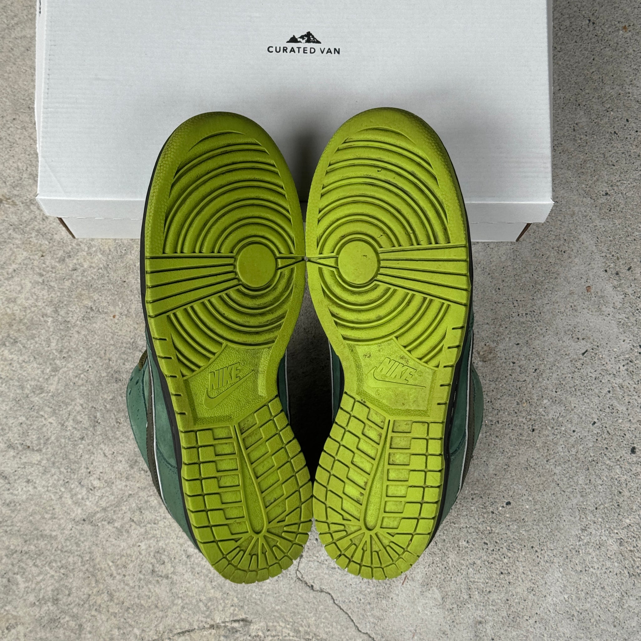 12 US - NIKE SB DUNK LOW GREEN LOBSTER 2018
