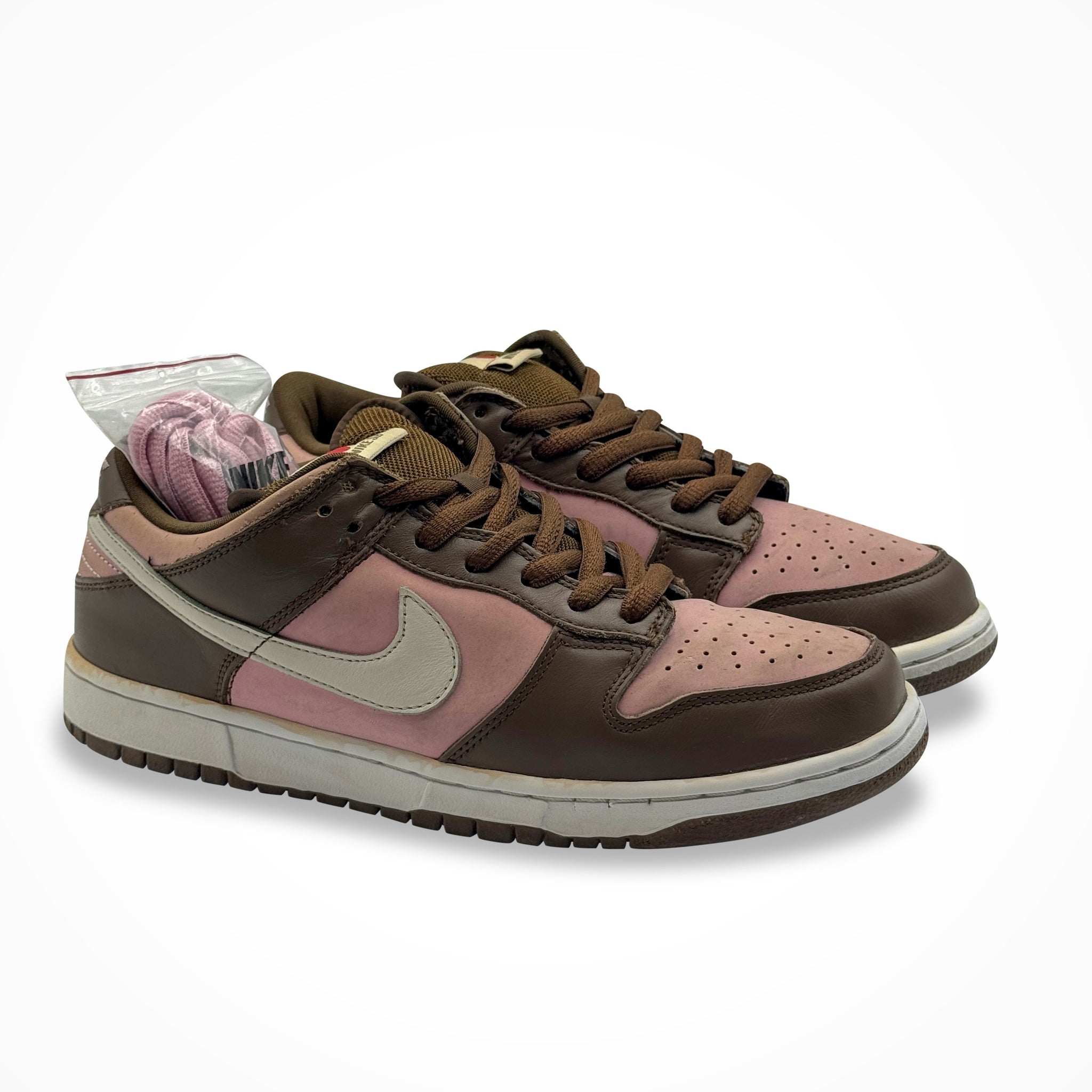 9 US - NIKE SB DUNK LOW STUSSY W BOX 2005