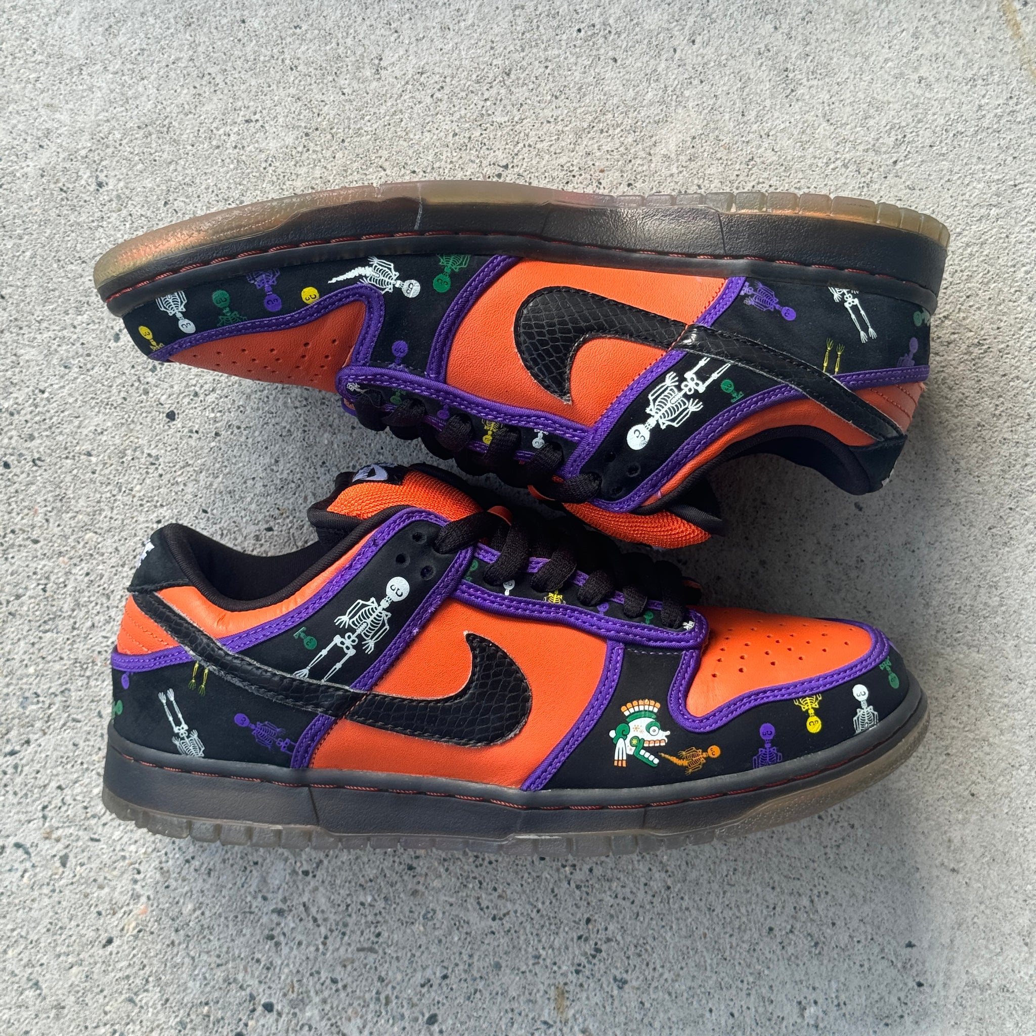 8.5 US - NIKE SB DUNK LOW DAY OF THE DEAD W BOX 2006