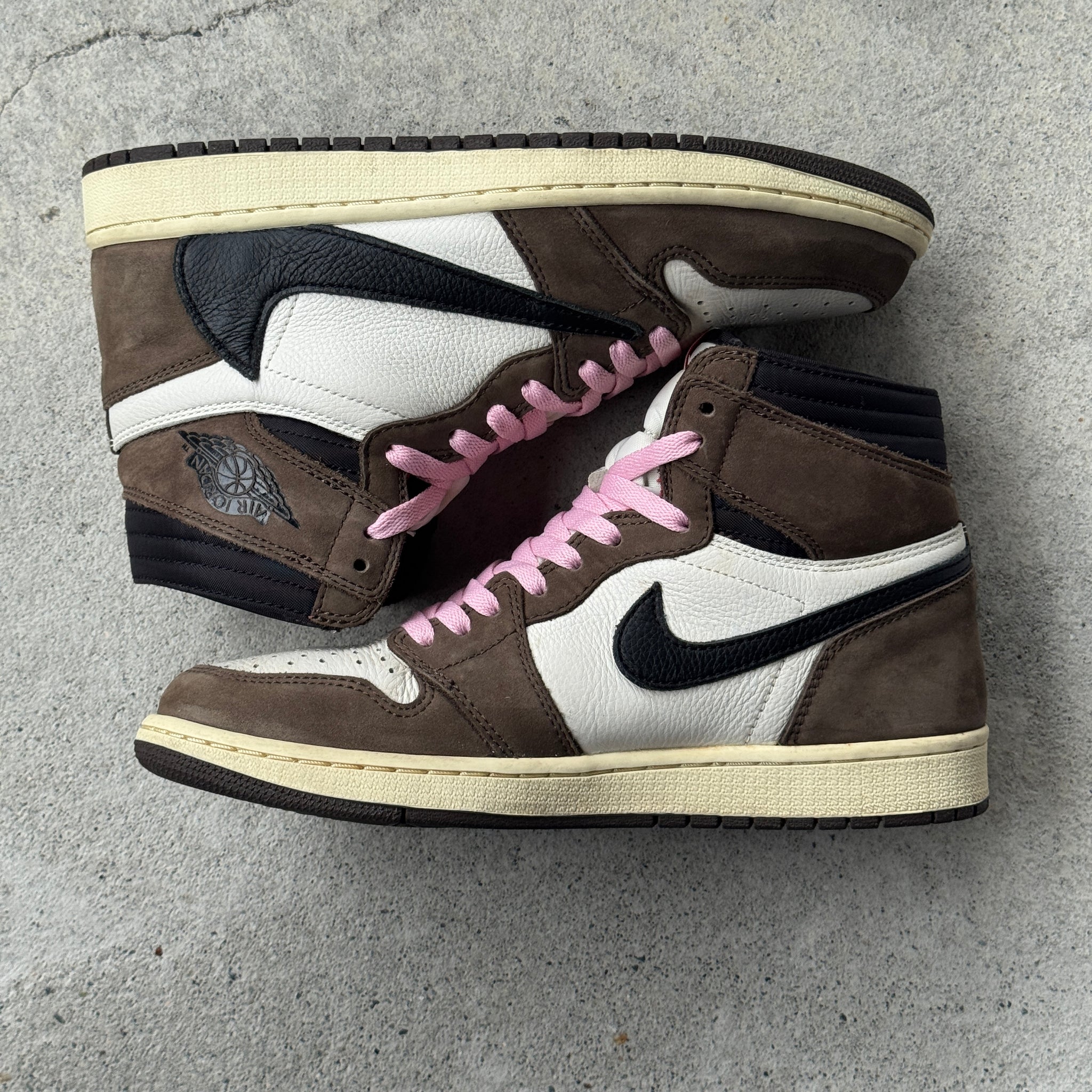 9 US - JORDAN 1 HIGH TRAVIS SCOTT MOCHA W BOX 2019