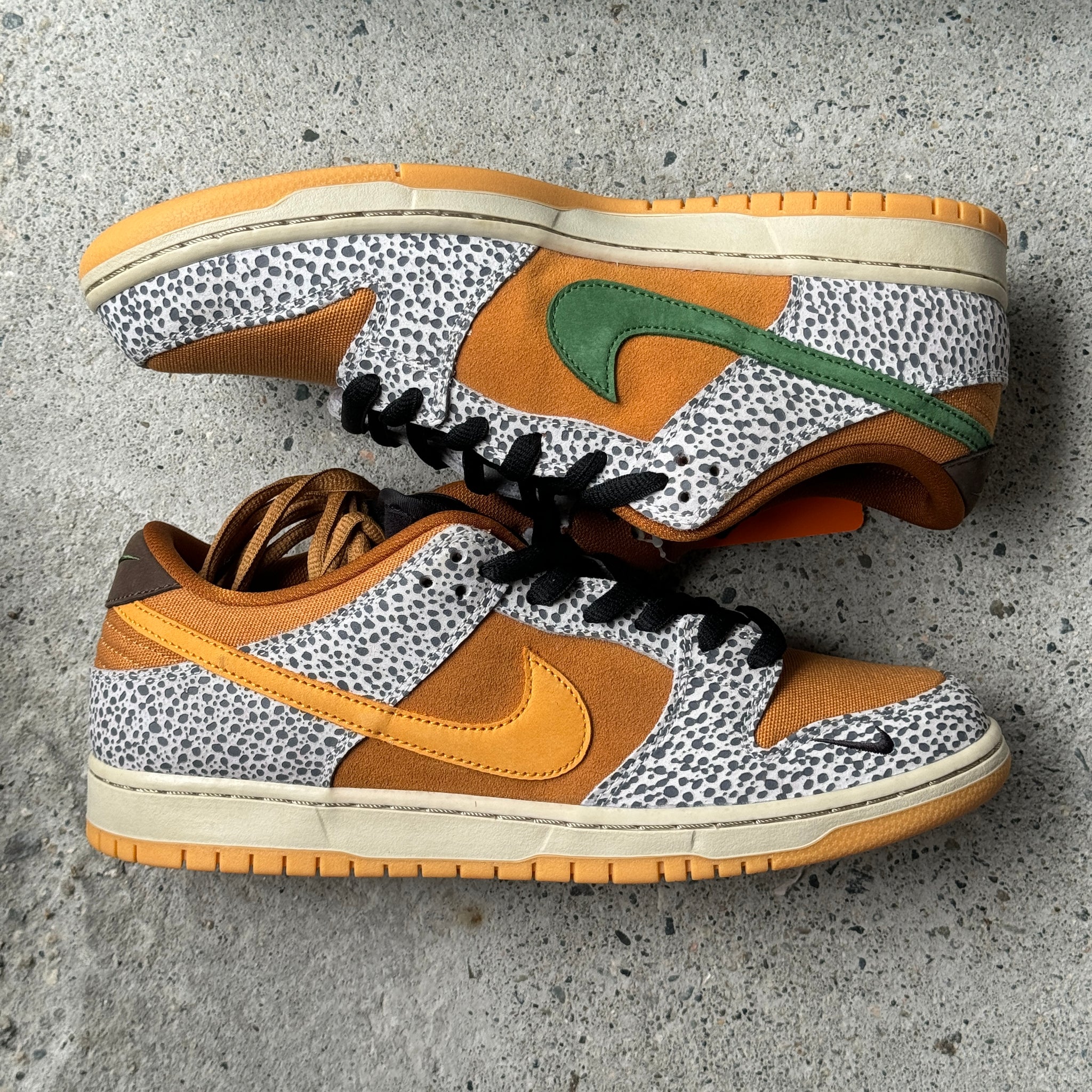 11 US - DS NIKE SB DUNK LOW SAFARI W BOX 2020
