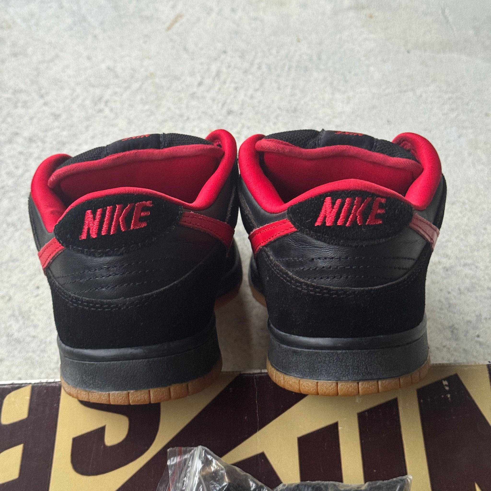 8.5 US - NIKE EMB "UN-VAMP" W BOX 2005