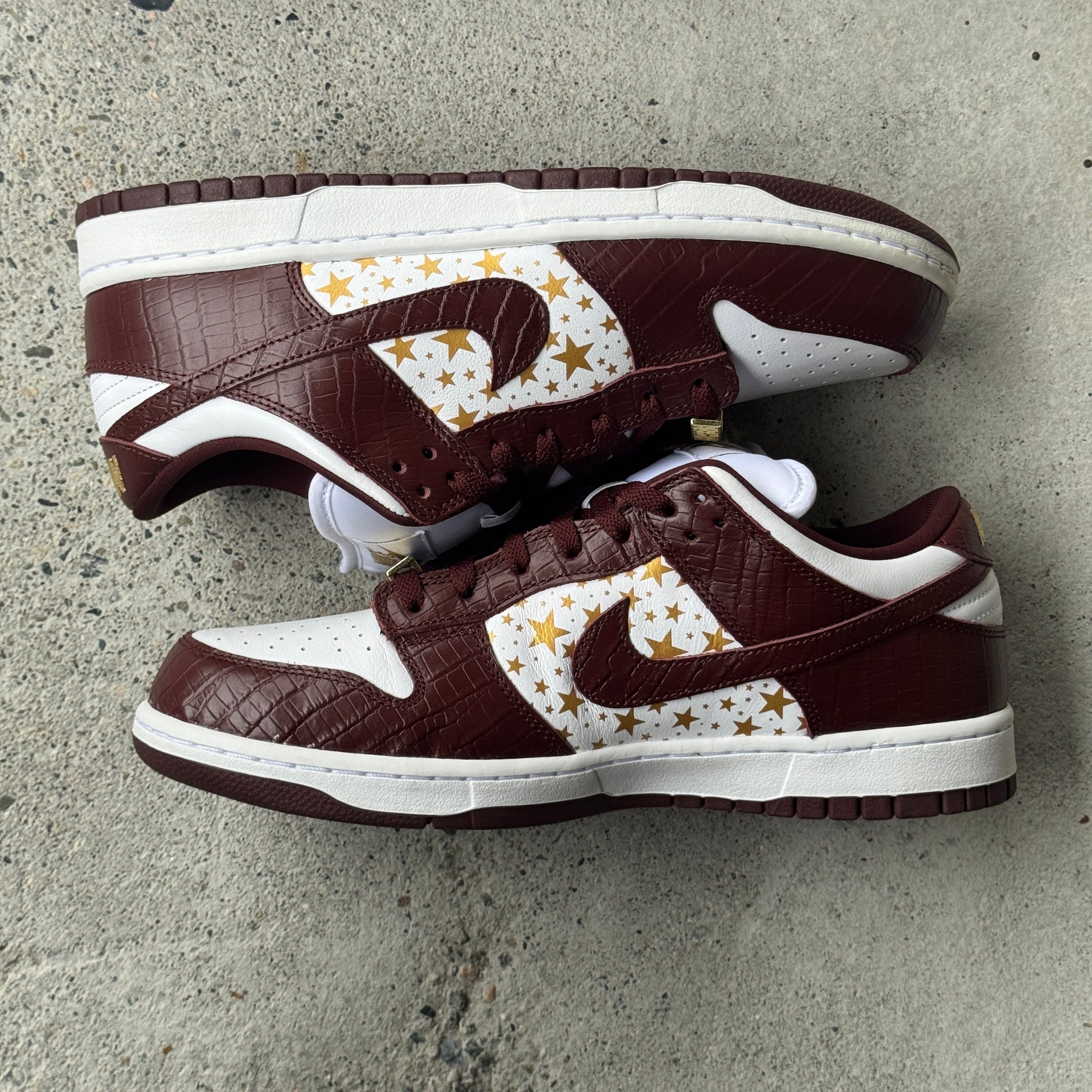 10 US - NIKE SB DUNK LOW SUPREME BARKROOT BROWN W BOX 2021