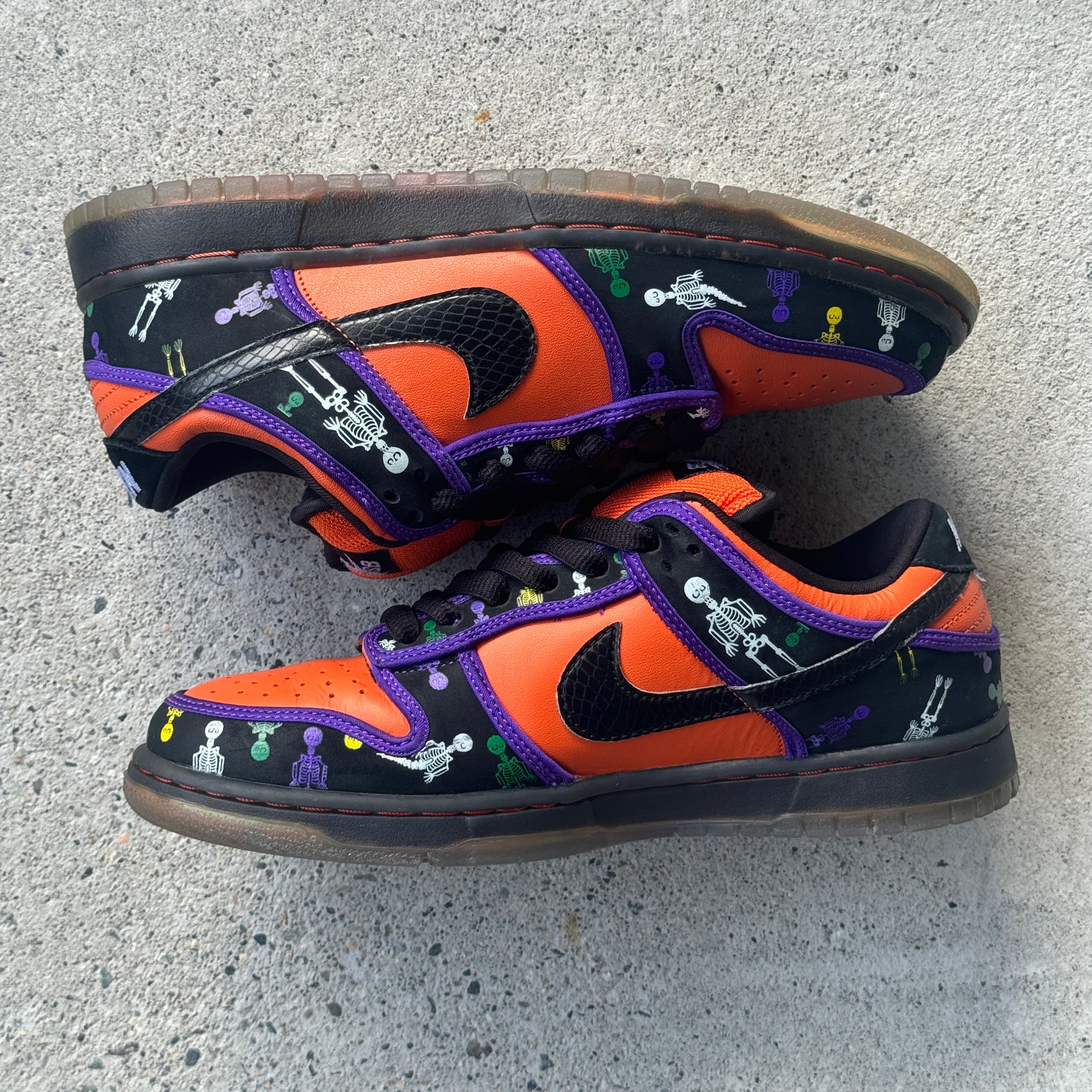 8.5 US - NIKE SB DUNK LOW DAY OF THE DEAD W BOX 2006