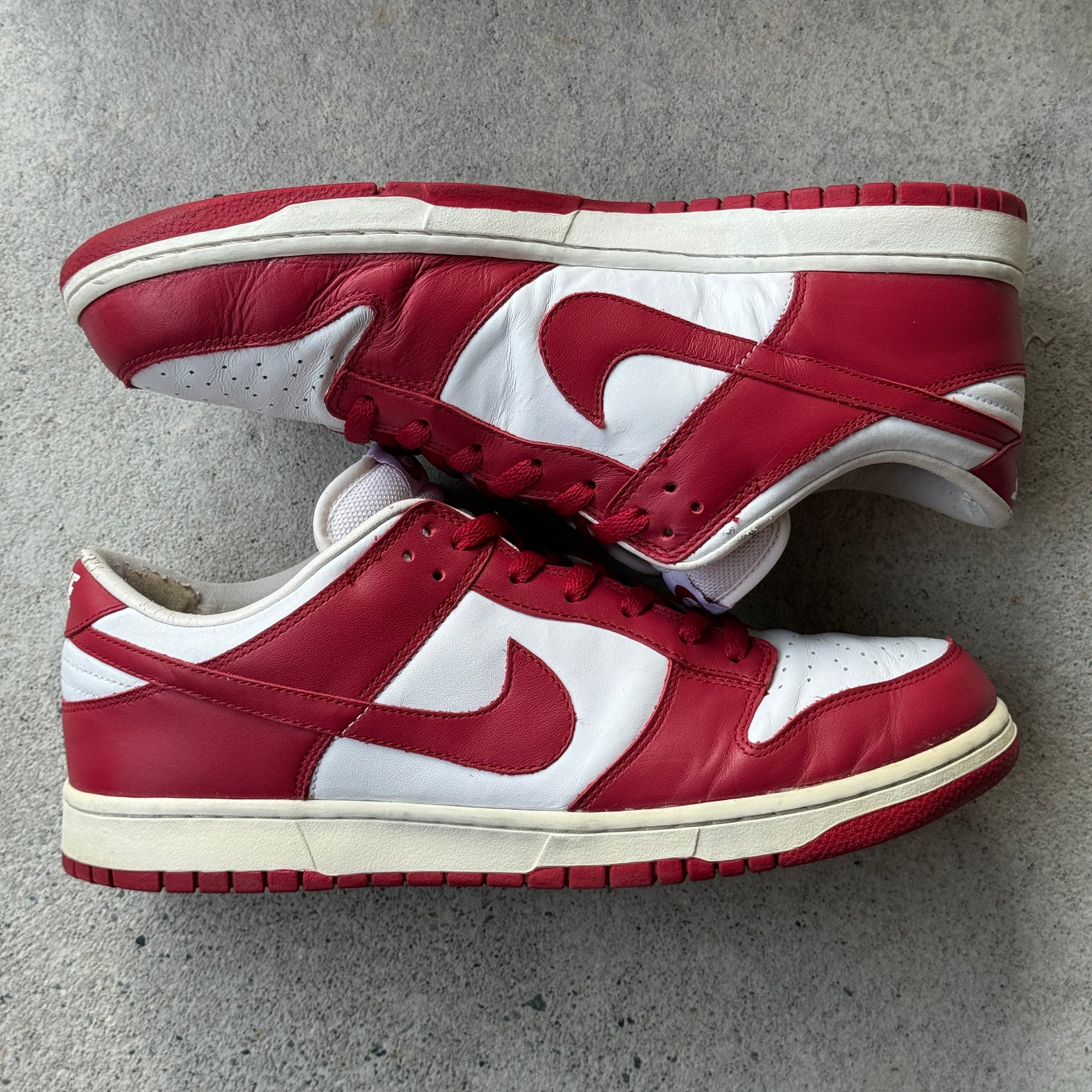 13 US - NIKE DUNK LOW TEAM RED WHITE W BOX 2005