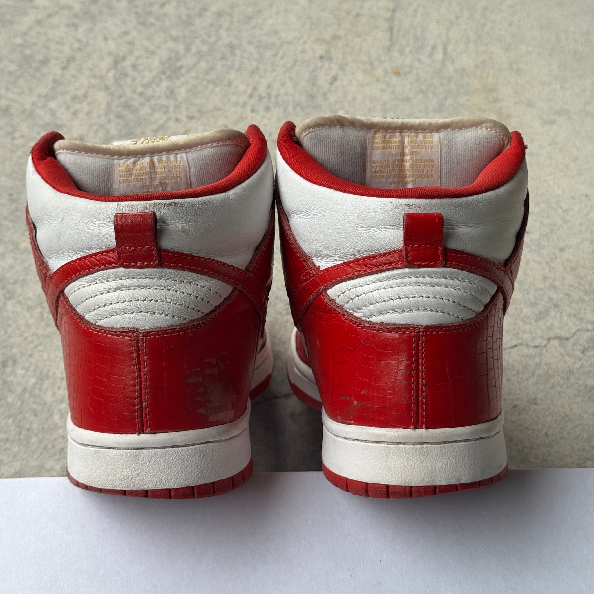 10 US - NIKE SB DUNK HIGH RED SUPREME STARS 2003