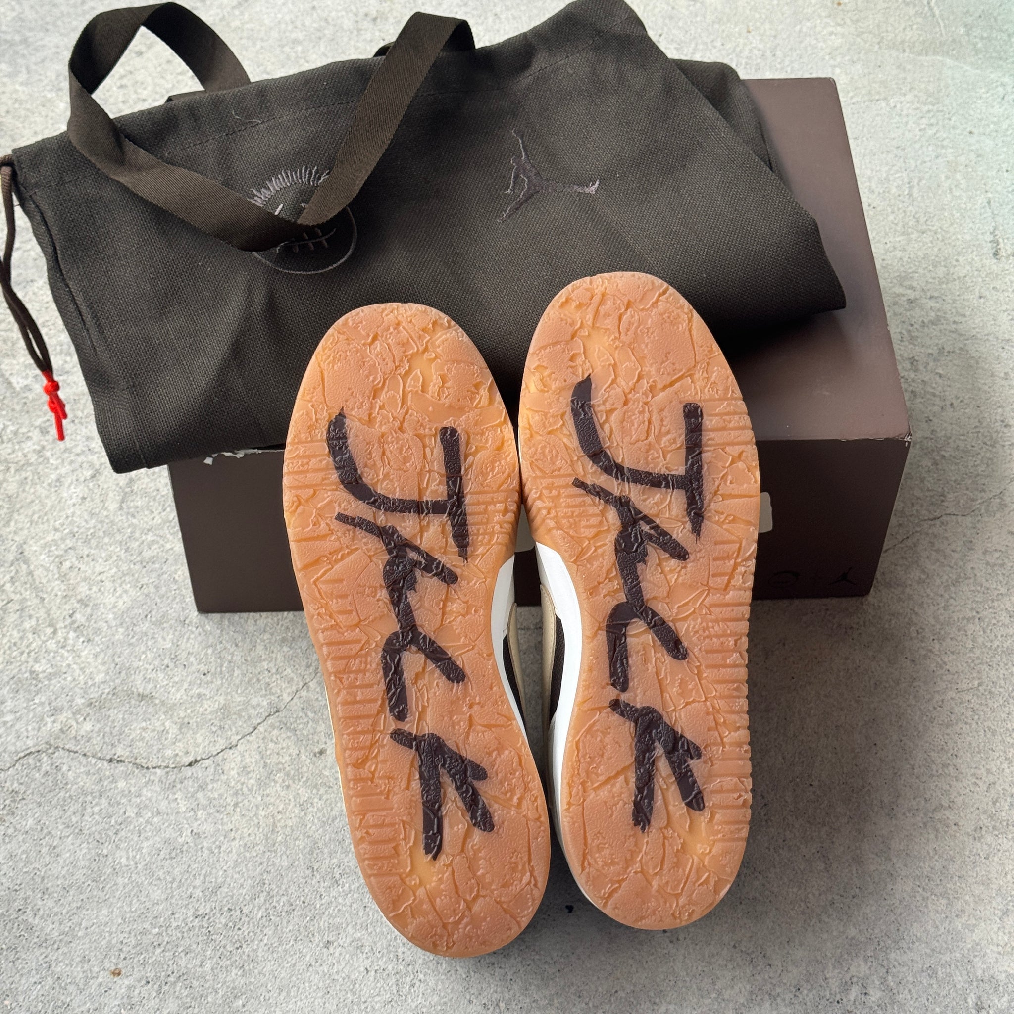 13 US - DS JORDAN JUMPMAN JACK TRAVIS SCOTT SAIL W BOX 2024