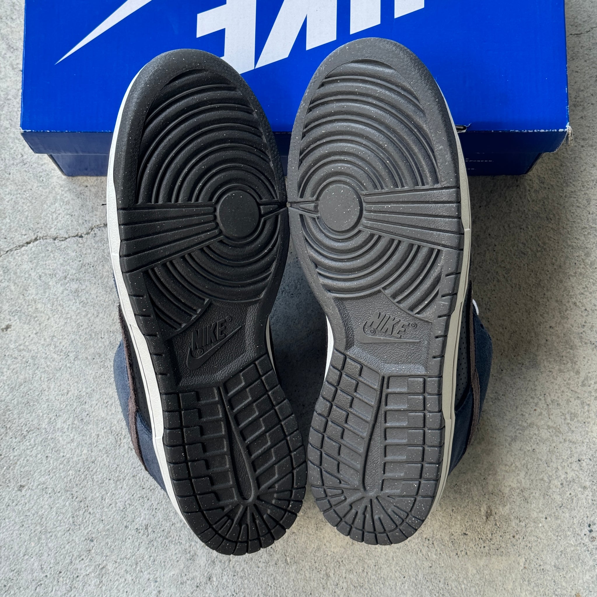 11 US - NIKE SB DUNK LOW OBSIDIAN MIDNIGHT FOG W BOX 2011