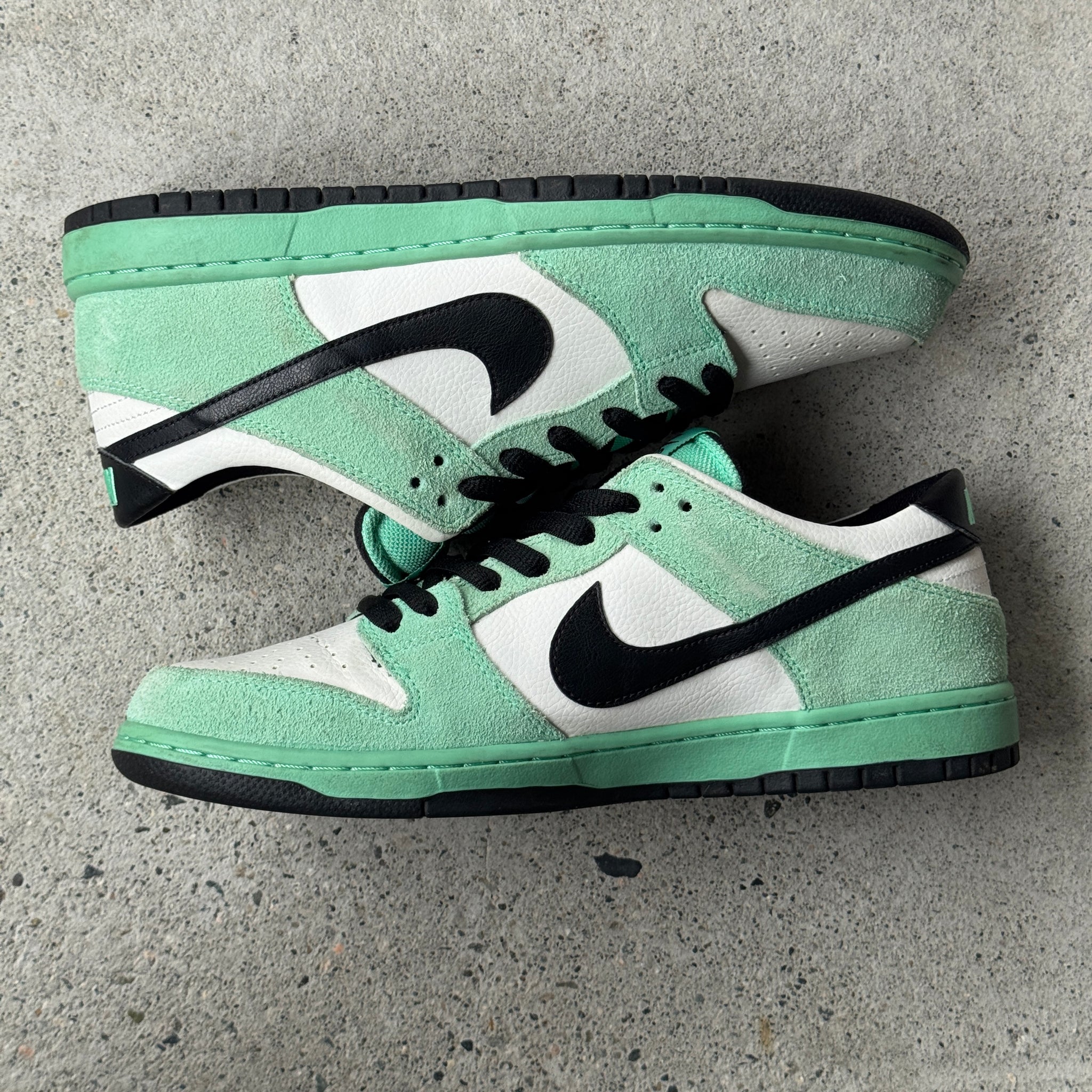 11 US - NIKE SB DUNK LOW SEA CRYSTAL 2016