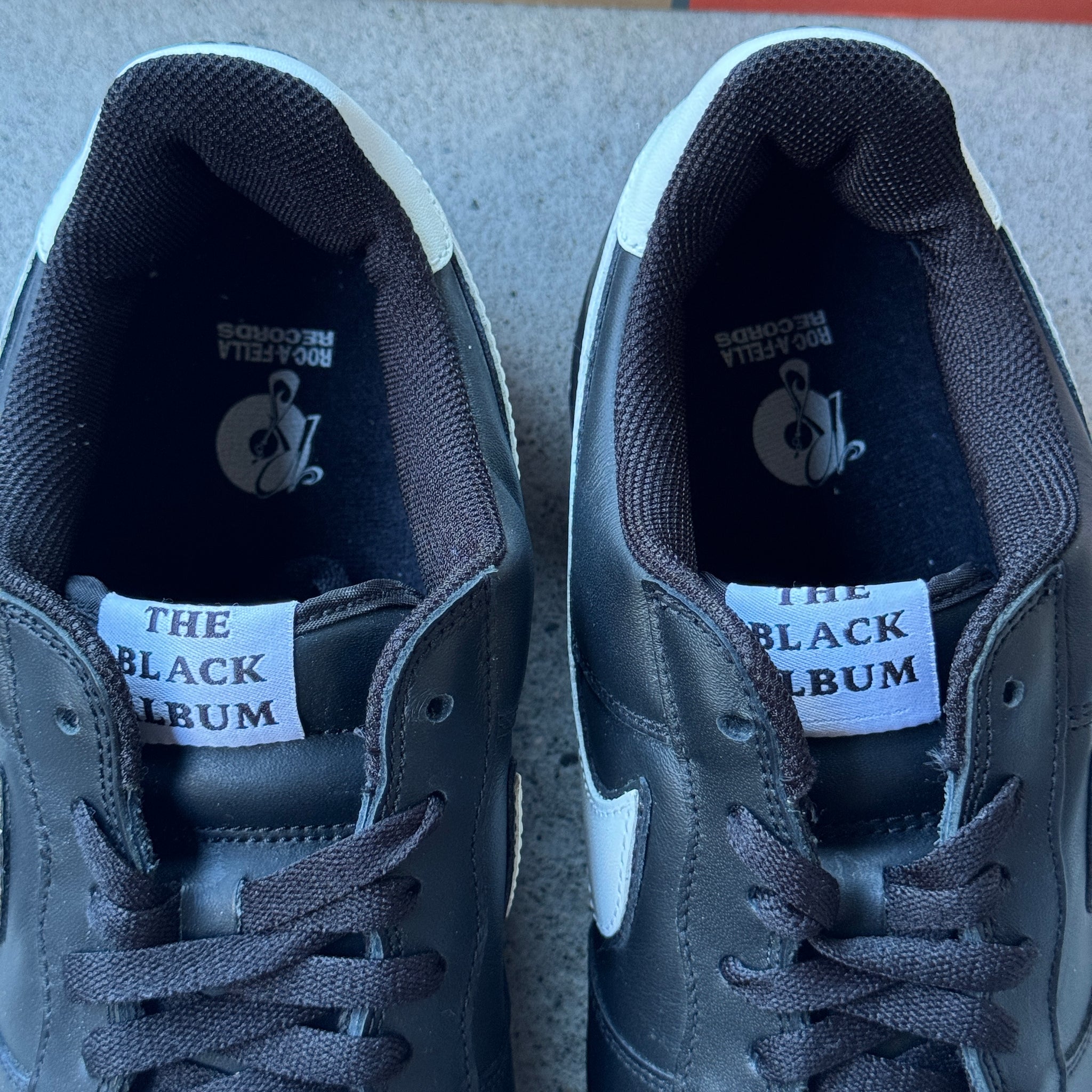 13 US - NIKE AIR FORCE 1 BLACK ALBUM ROC-A-FELLA W BOX 2003