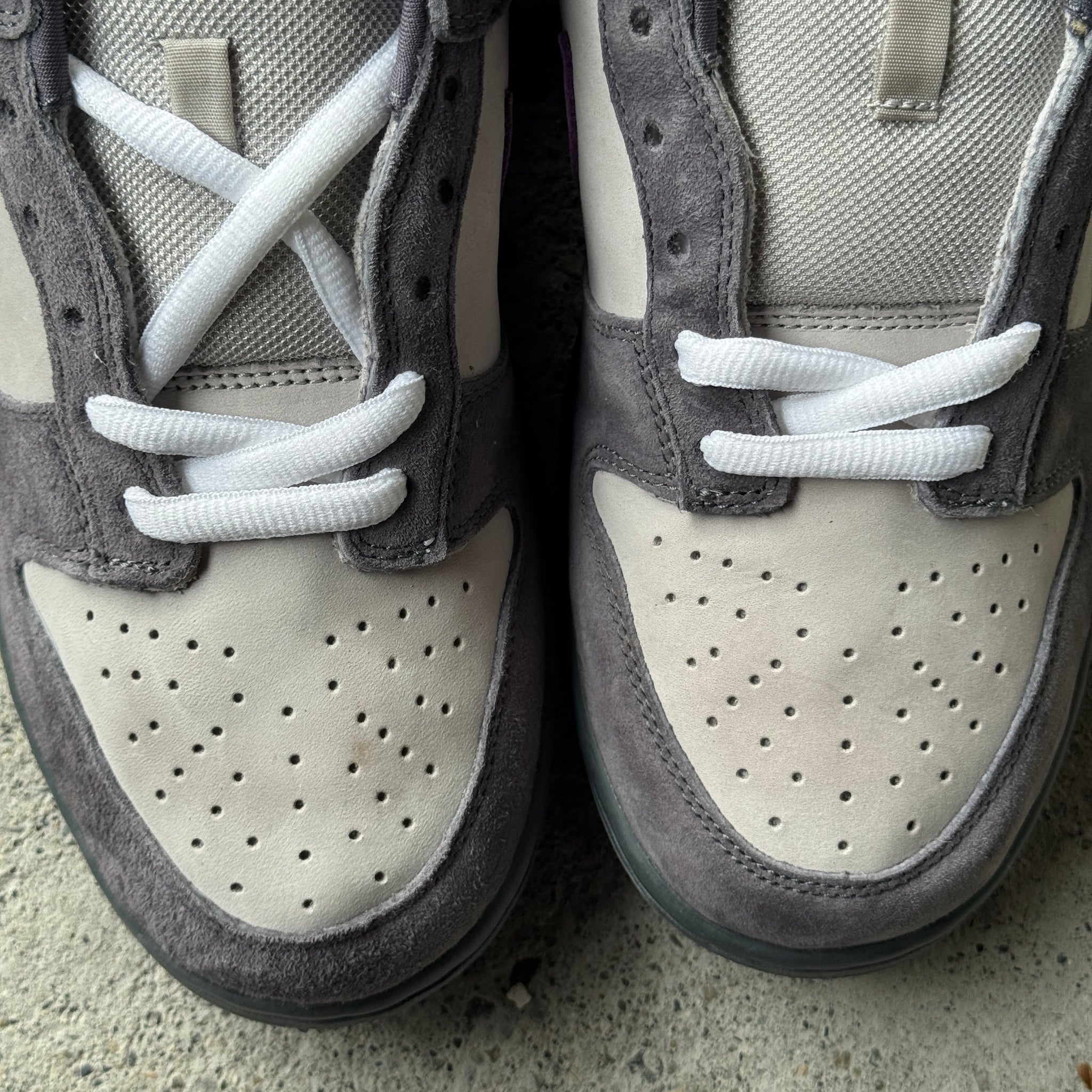 11 US - DS NIKE SB DUNK LOW PURPLE PIGEON W BOX 2006